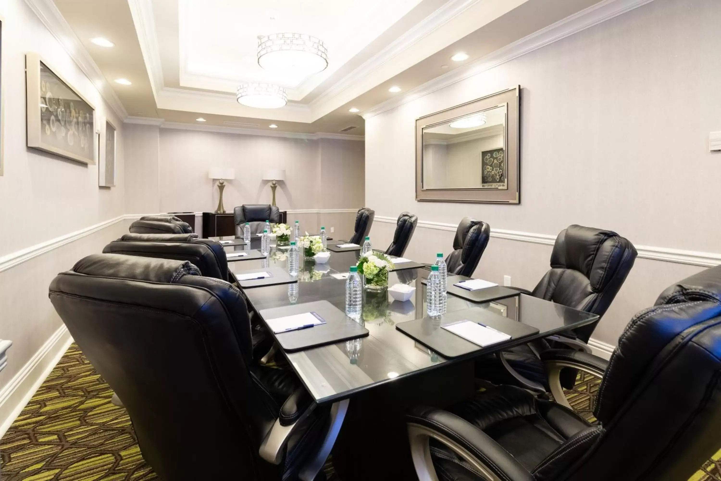 Meeting/conference room in Holiday Inn Express Savannah - Historic District, an IHG Hotel