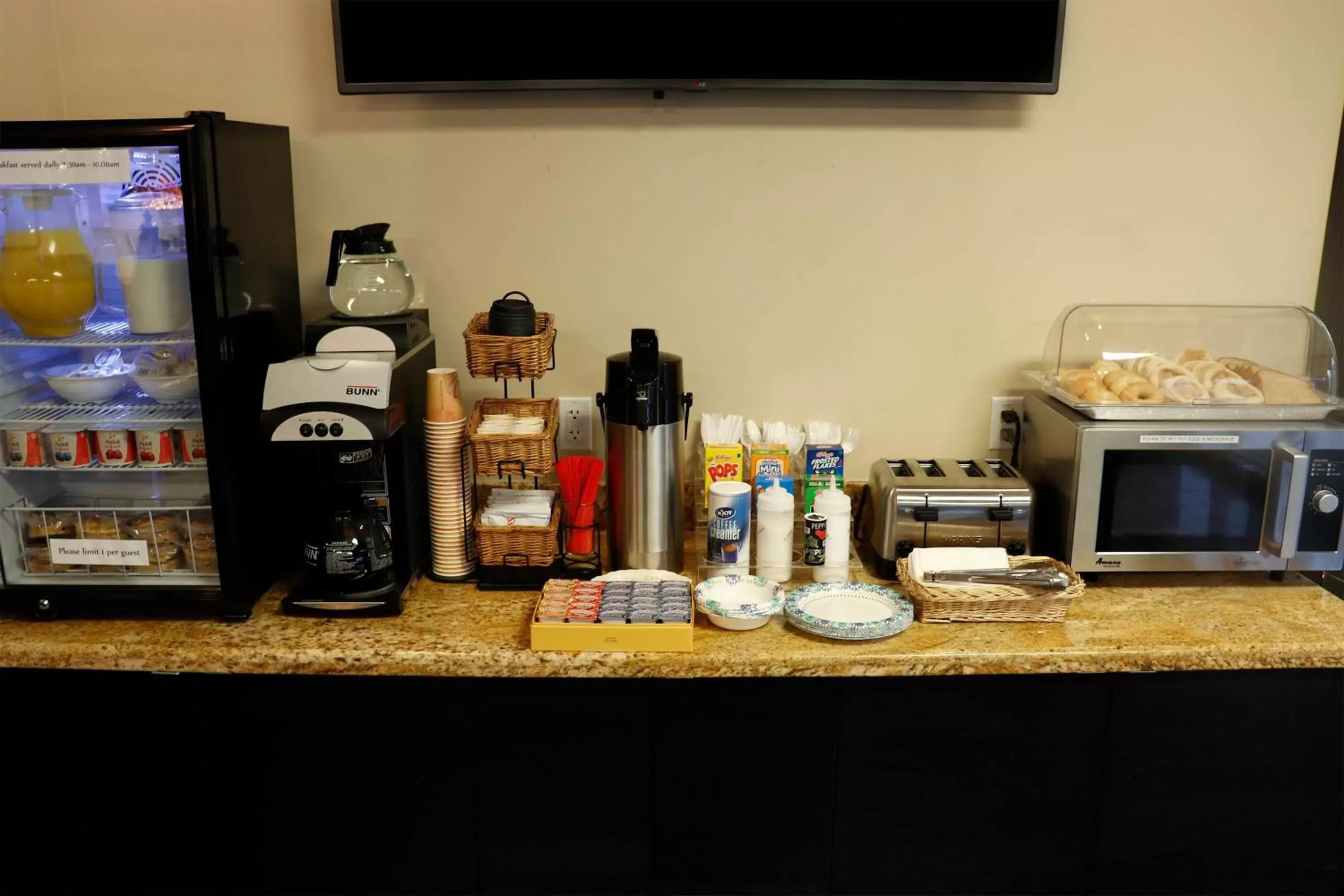 Coffee/tea facilities in Best Lynnwood Inn