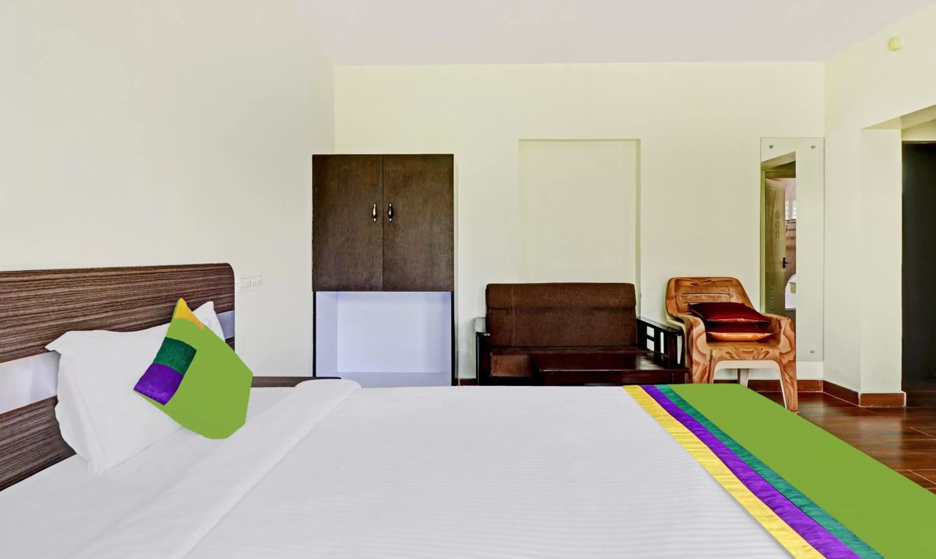 Bedroom, Bed in Treebo Aall Season Bedroom, Bed in Treebo Aall Season