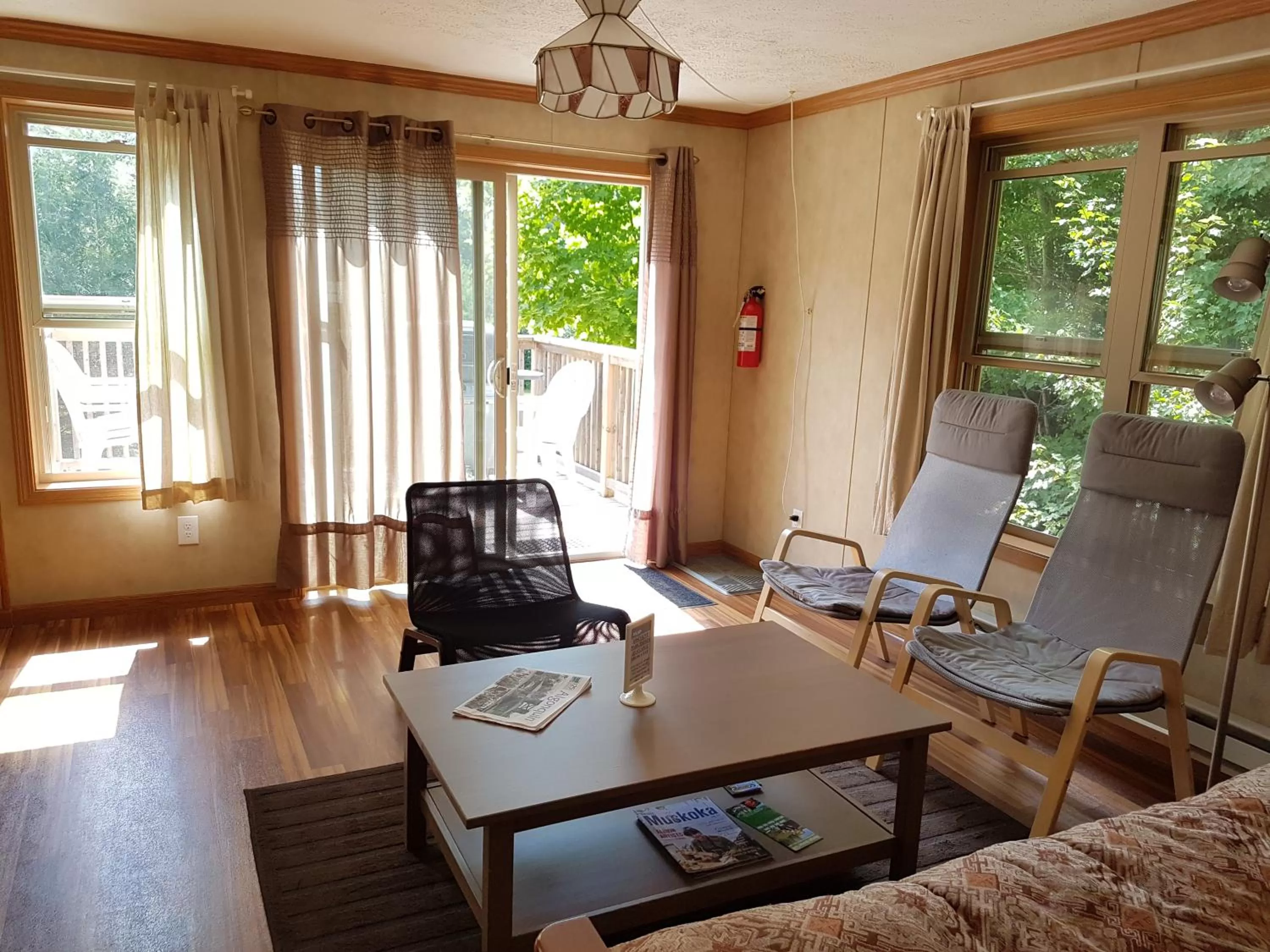 Living room in Parkway Cottage Resort and Trading Post