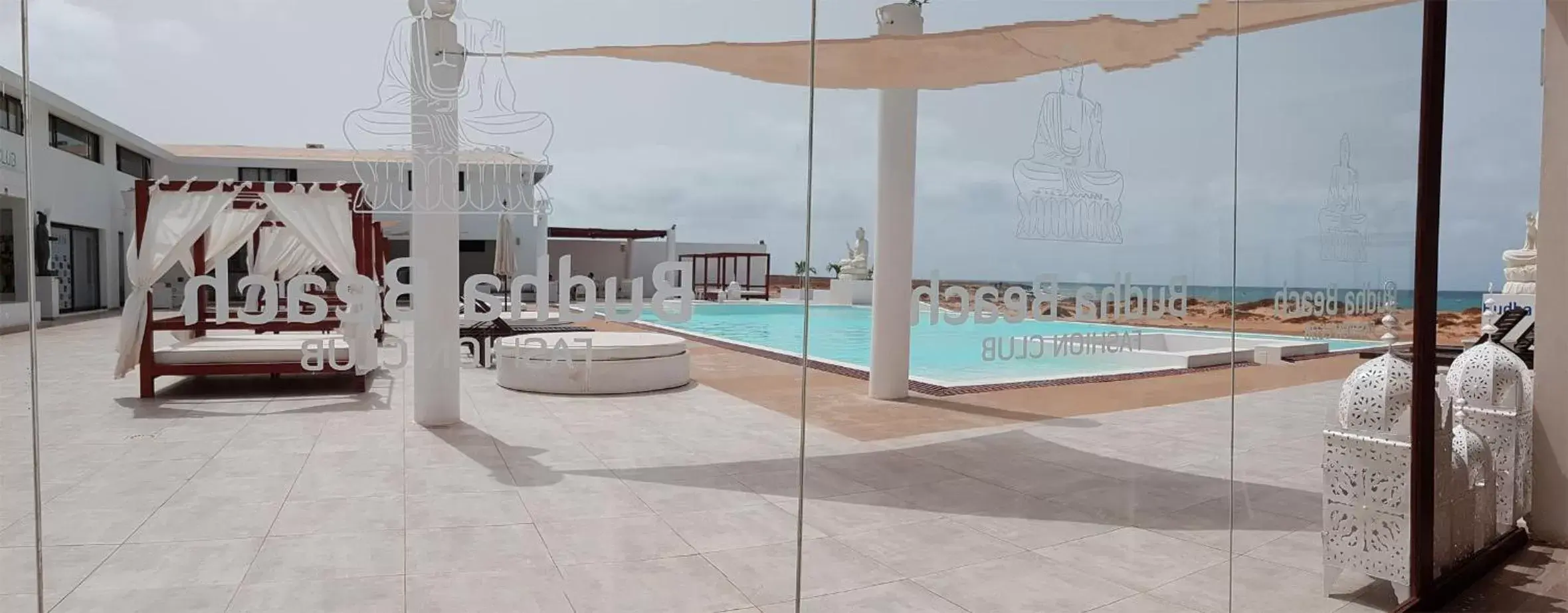Swimming Pool in Hotel LIVVO Budha Beach