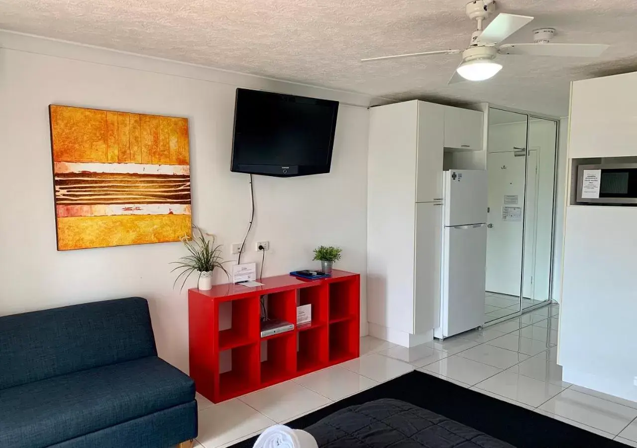 TV/Entertainment Center in Outrigger Burleigh