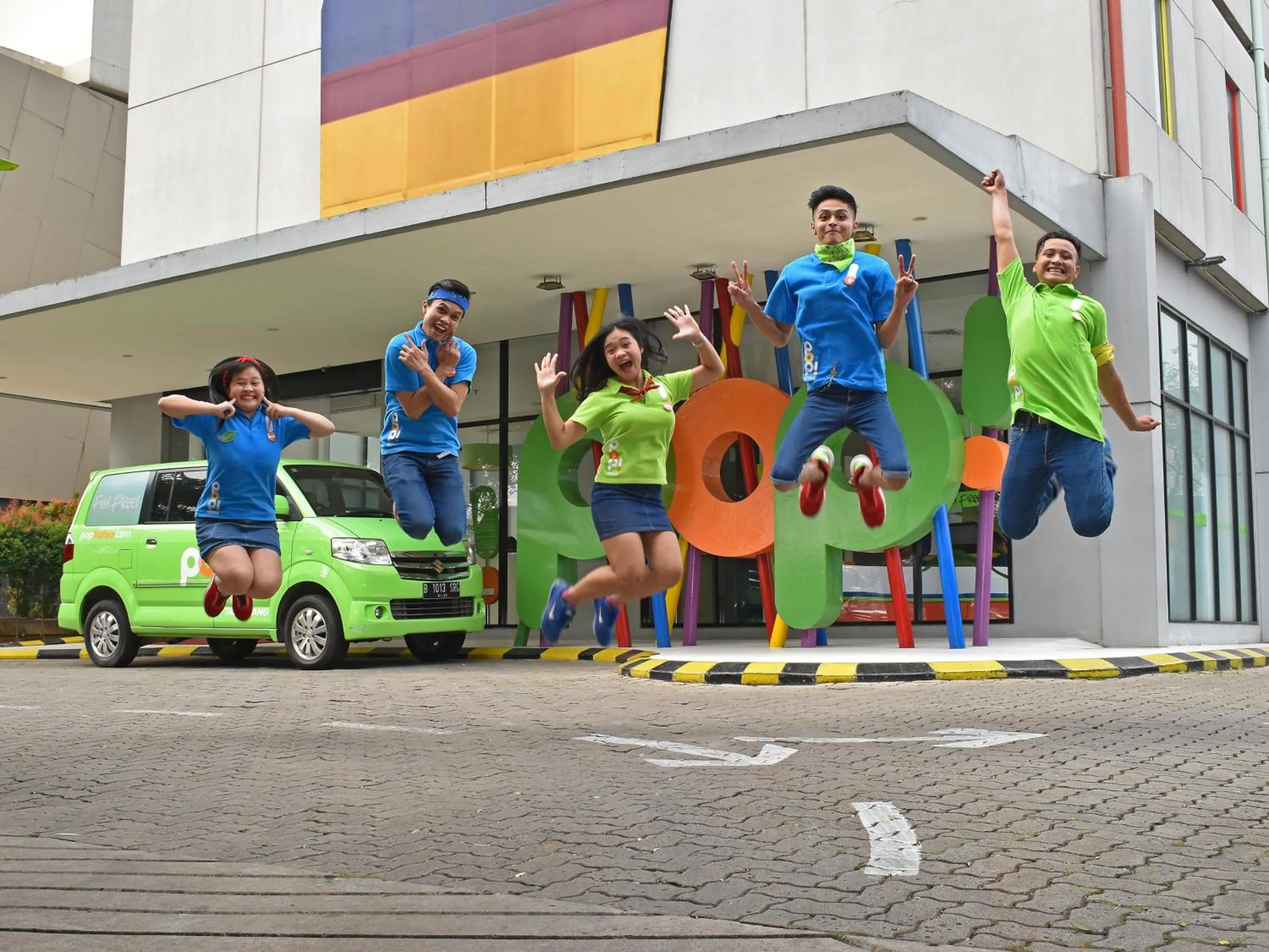 Staff in POP! Hotel BSD City Tangerang