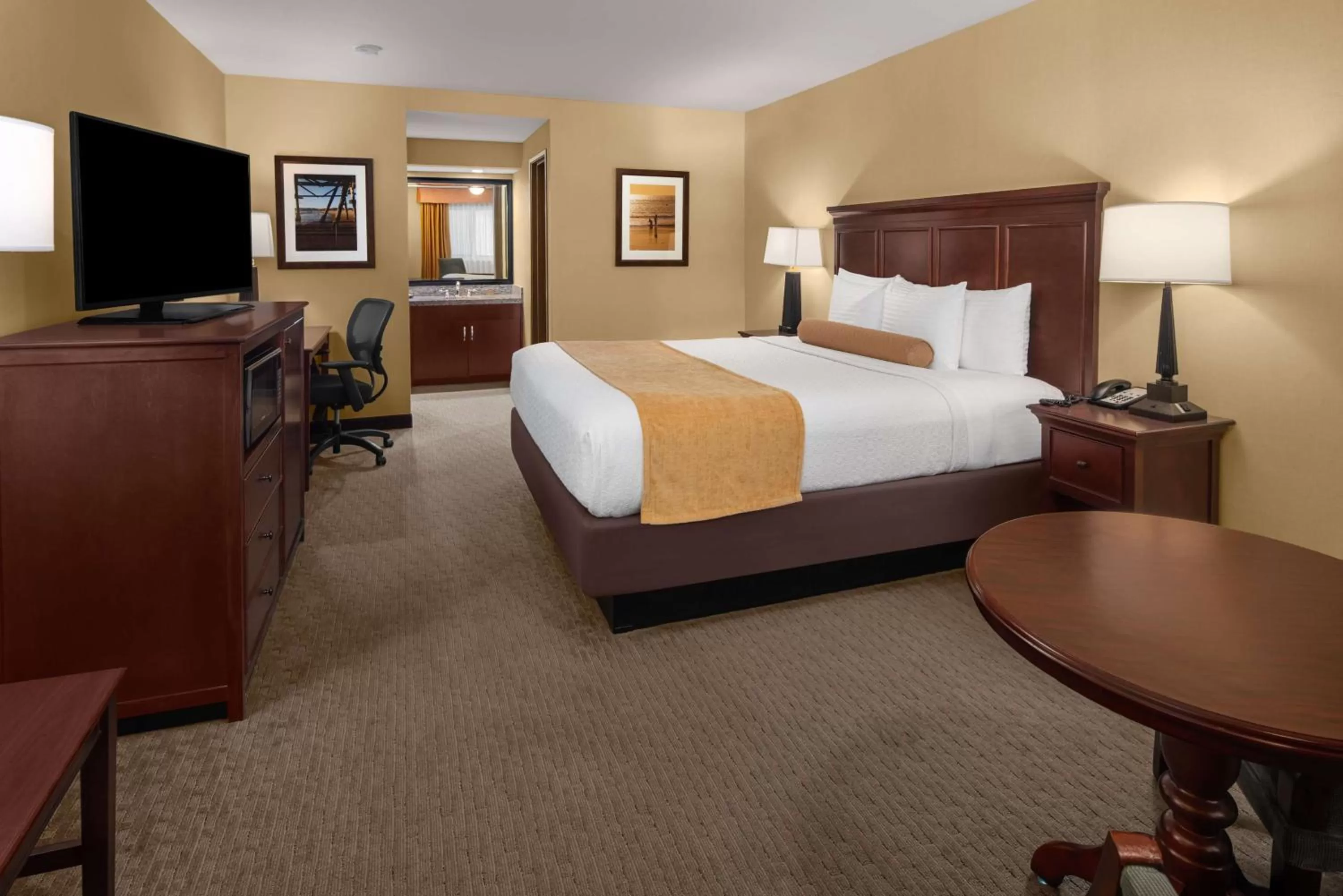 King Room with Walk In Shower - Disability Access - Non Smoking in Best Western Plus Redondo Beach Inn