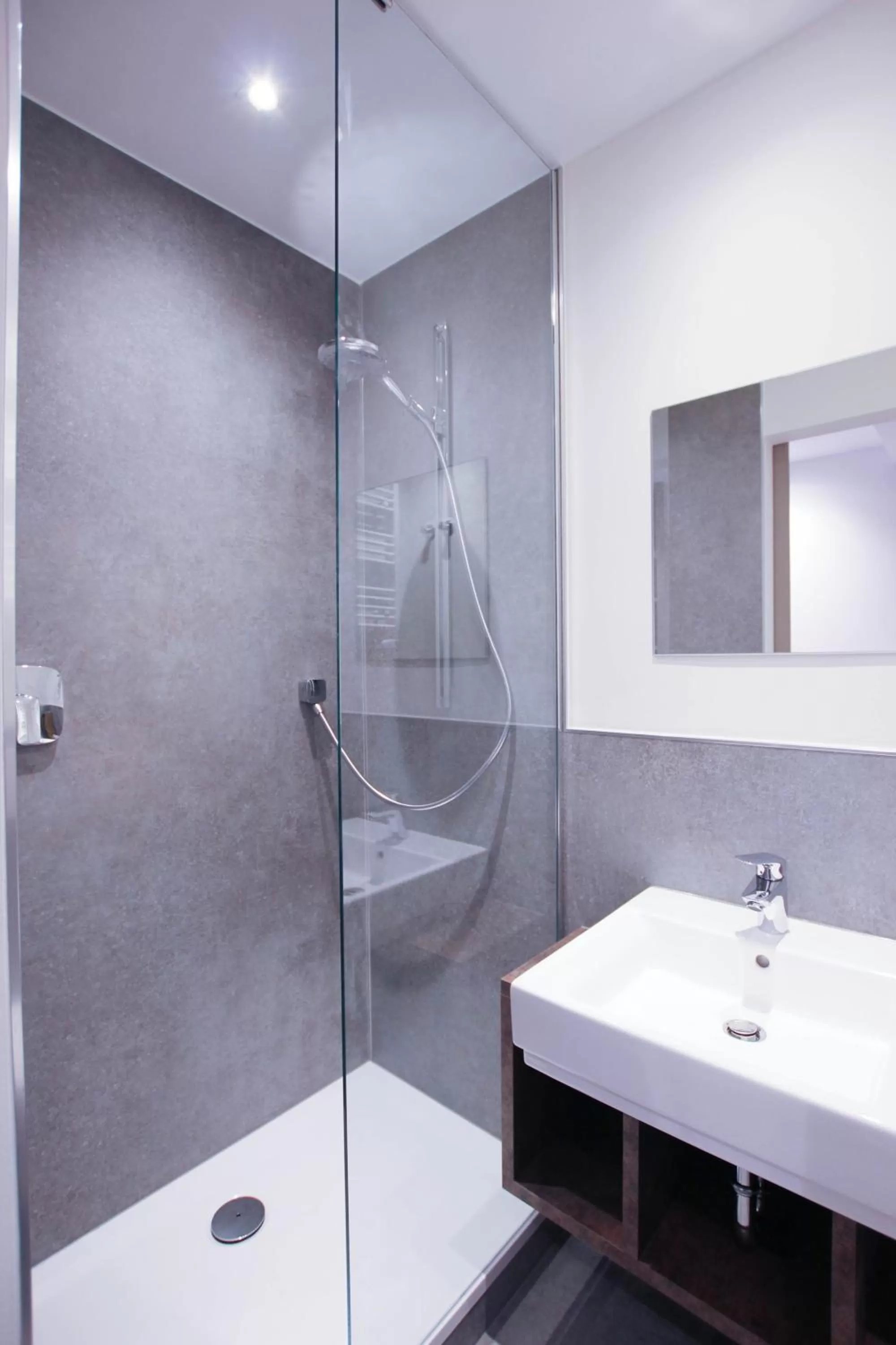 Shower in City Hotel Würzburg