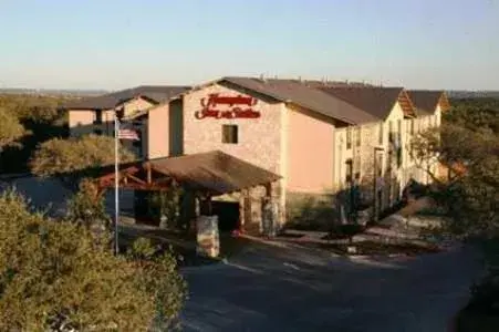 Property building in Hampton Inn and Suites Austin - Lakeway Property building in Hampton Inn and Suites Austin - Lakeway