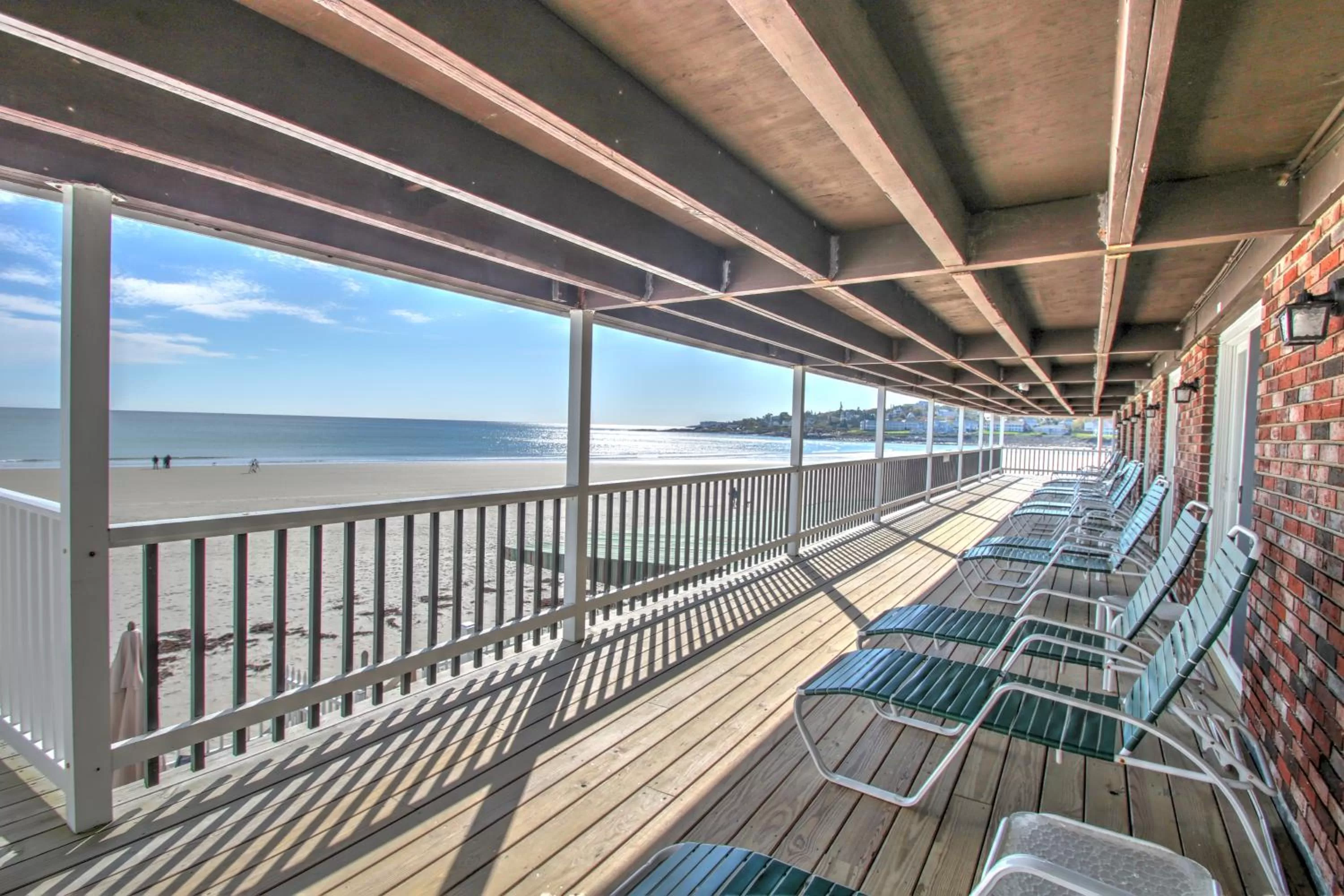 Balcony/Terrace in Norseman Resort on the Beach