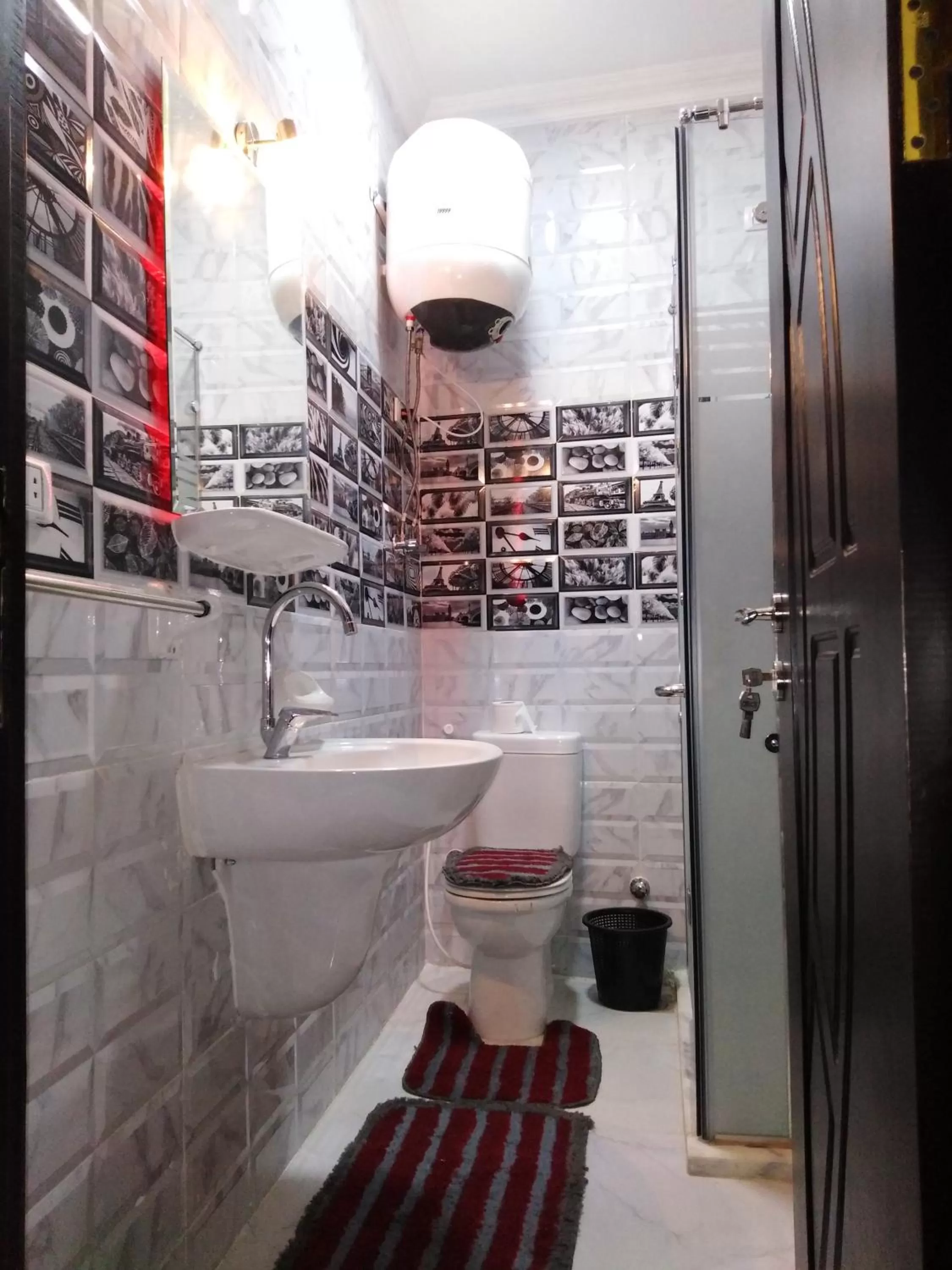 Deluxe Double Room with Balcony - single occupancy in Queen Pyramids View Inn