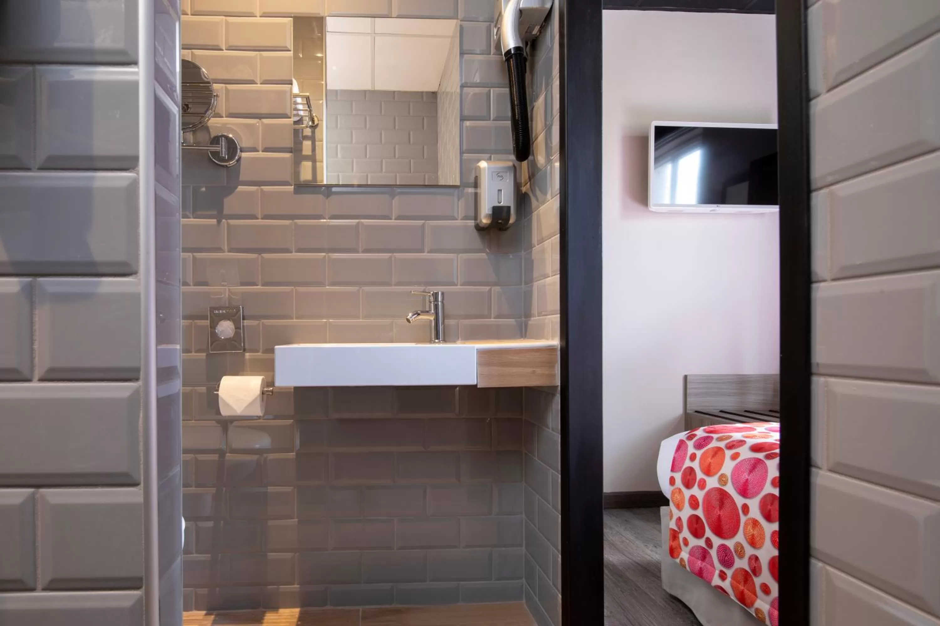 Shower in Cocoon inn