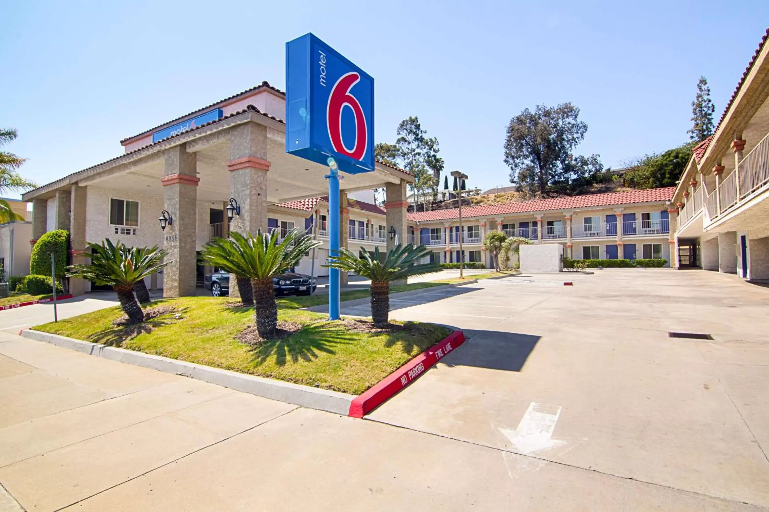 Property Building in Motel 6-La Mesa, CA