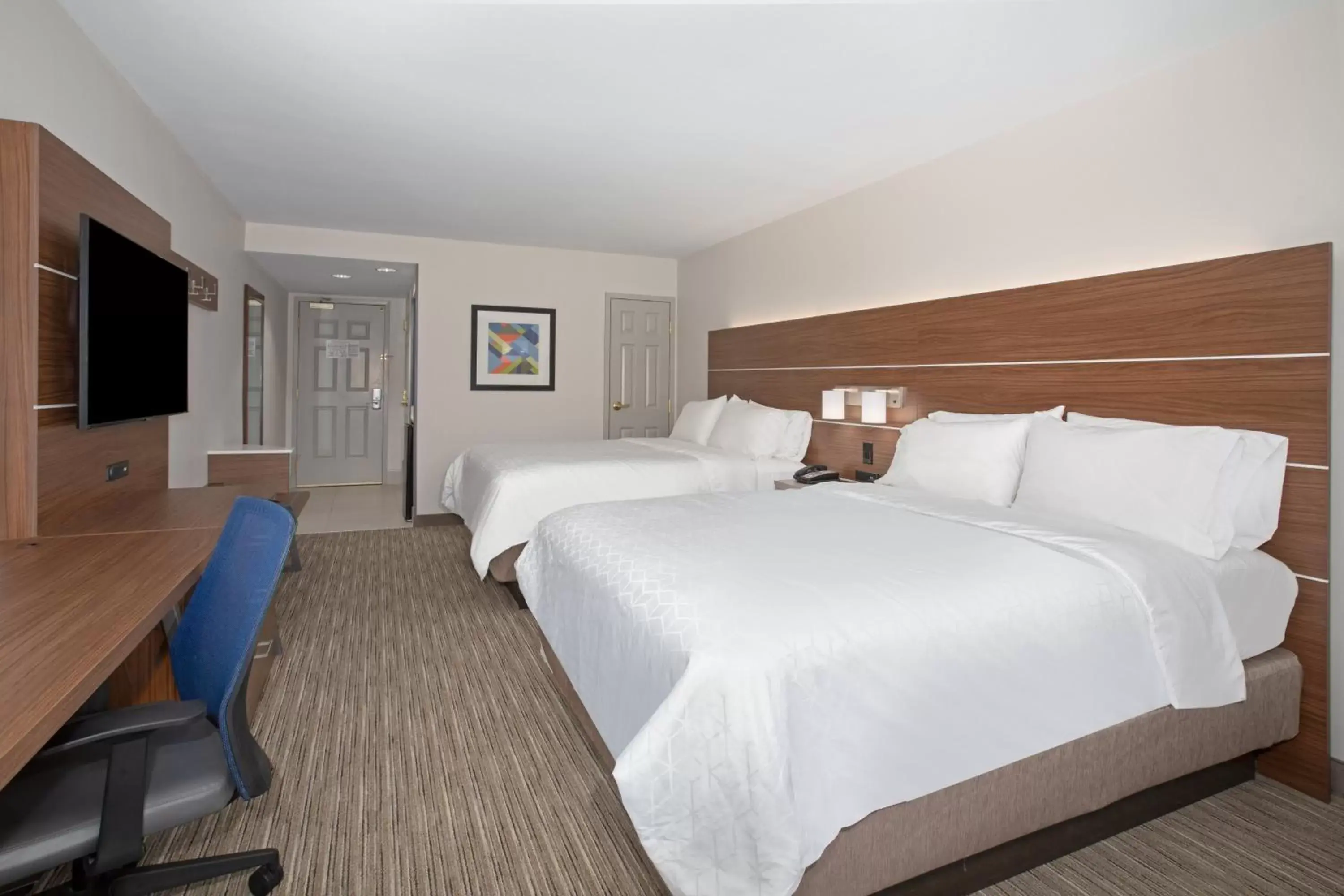 Photo of the whole room, Bed in Holiday Inn Express Yreka-Shasta Area, an IHG Hotel