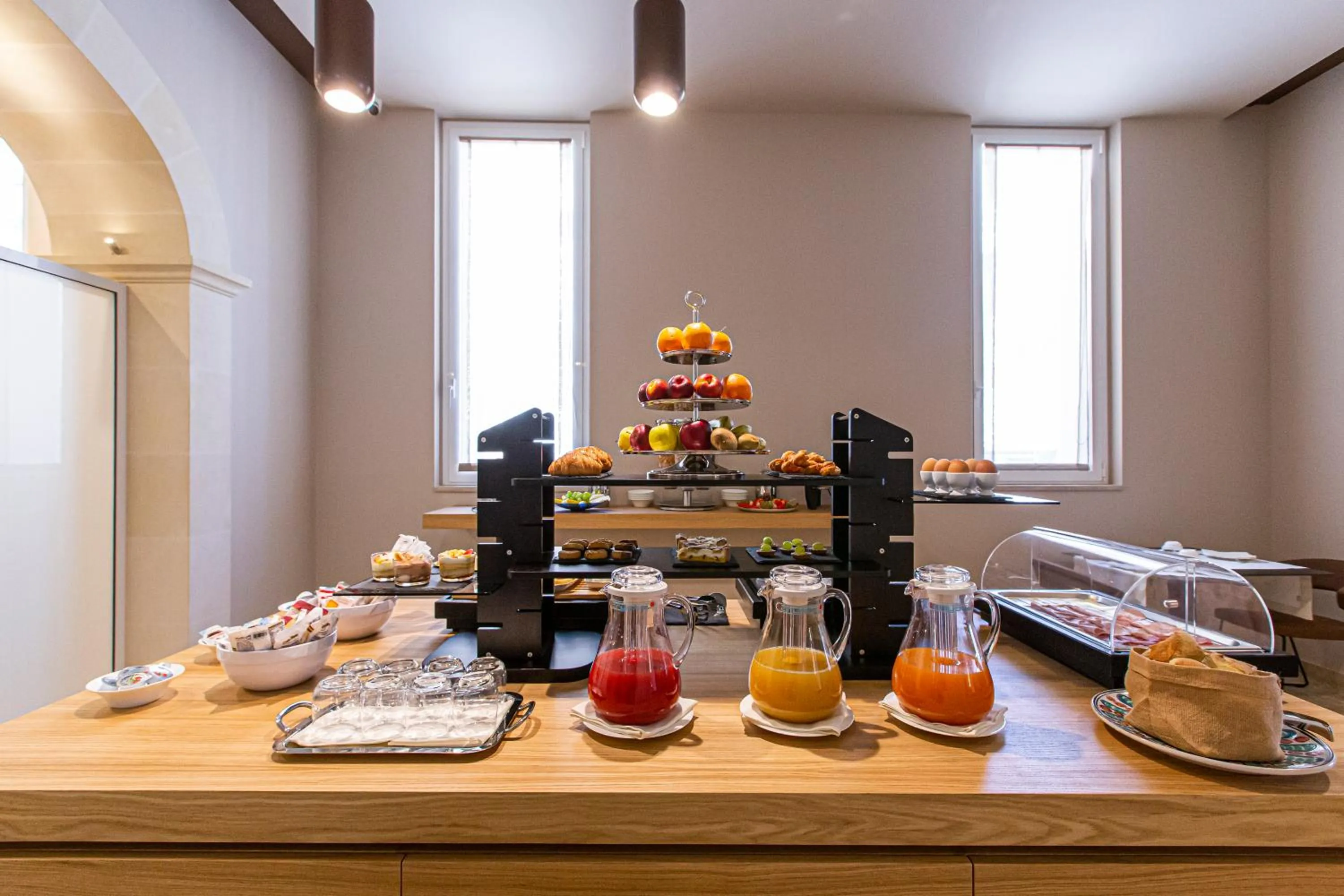 Breakfast in Charme SIMON BOLIVAR