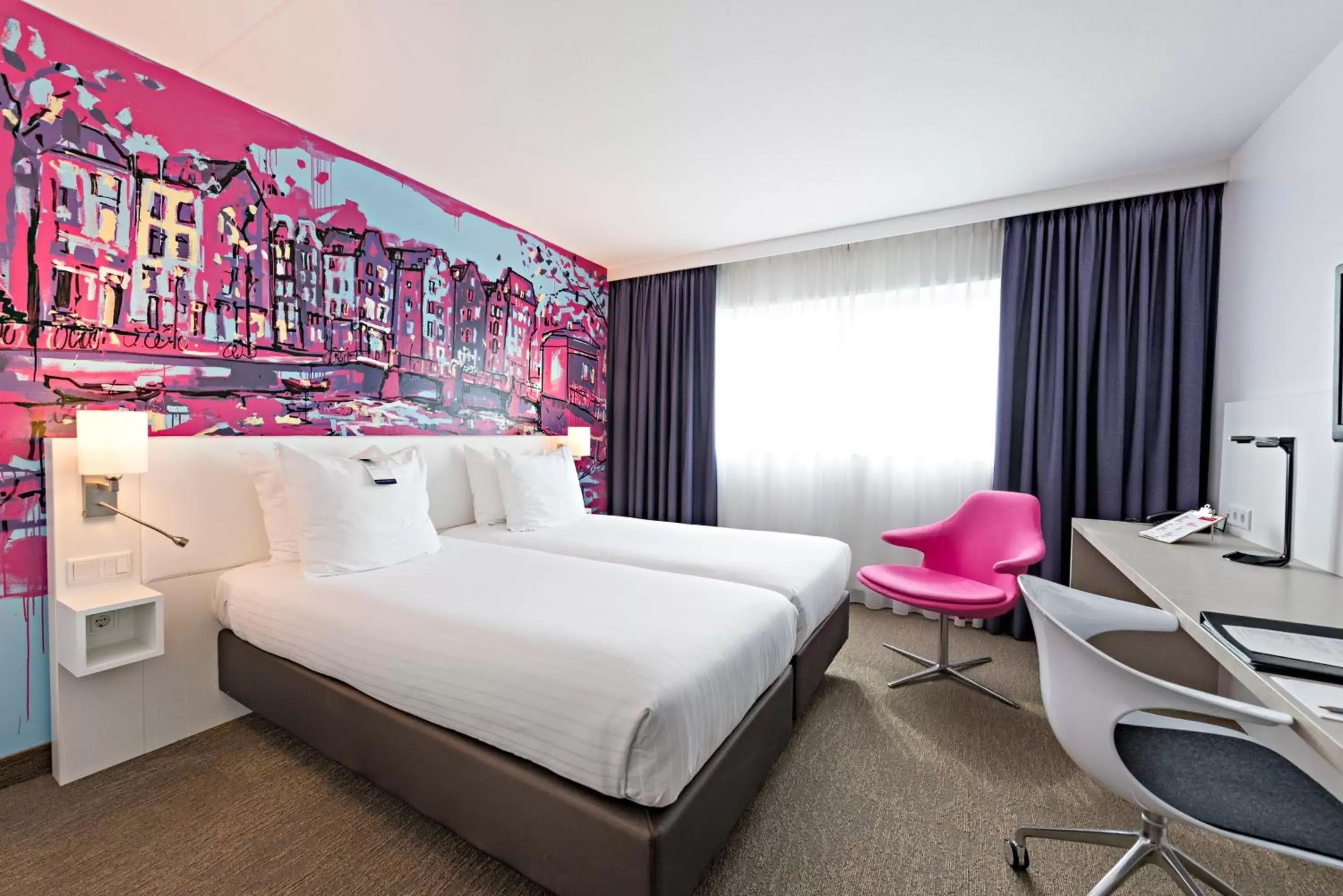Bed in WestCord Art Hotel Amsterdam 3 stars
