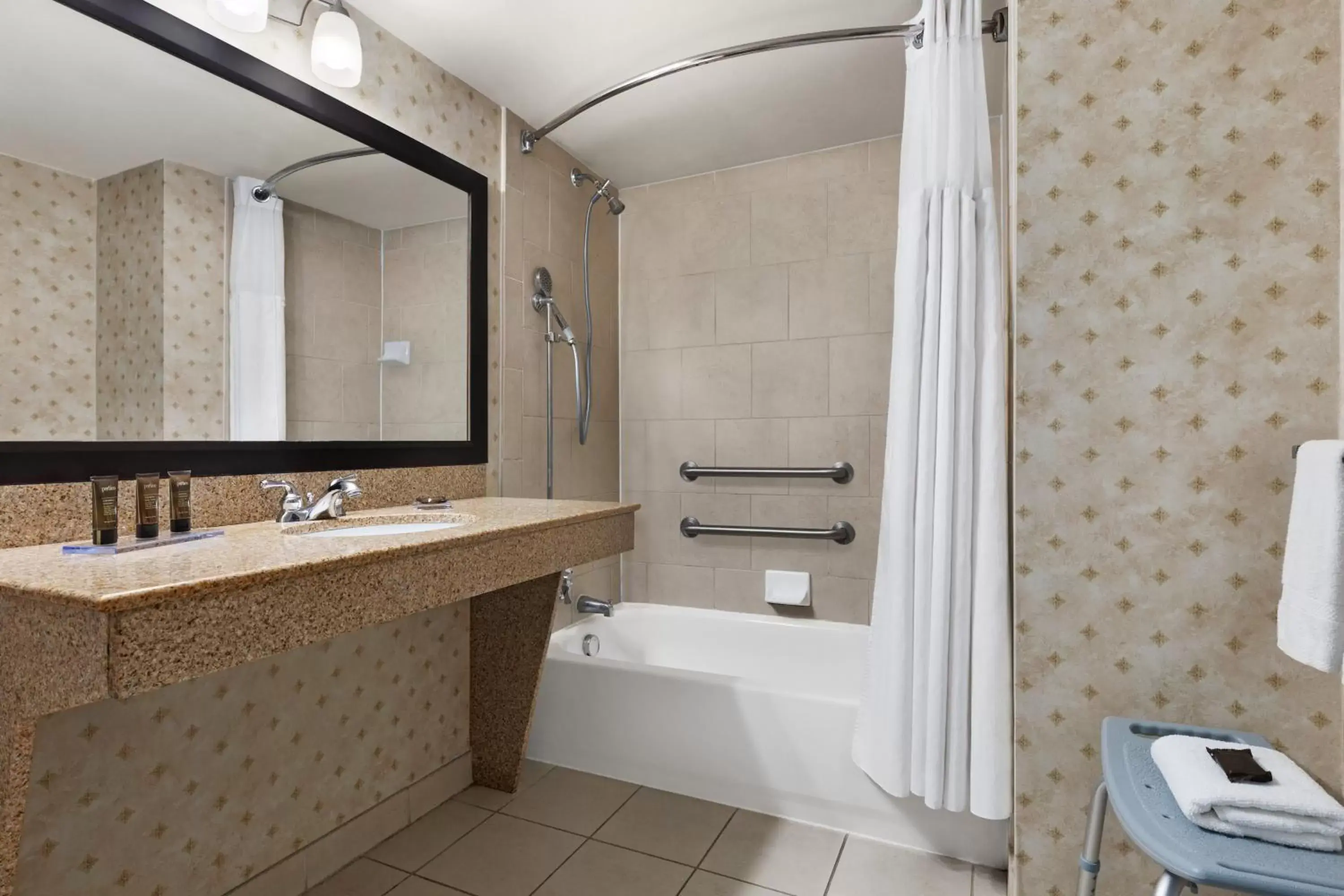 Bathroom in Wingate By Wyndham Southport