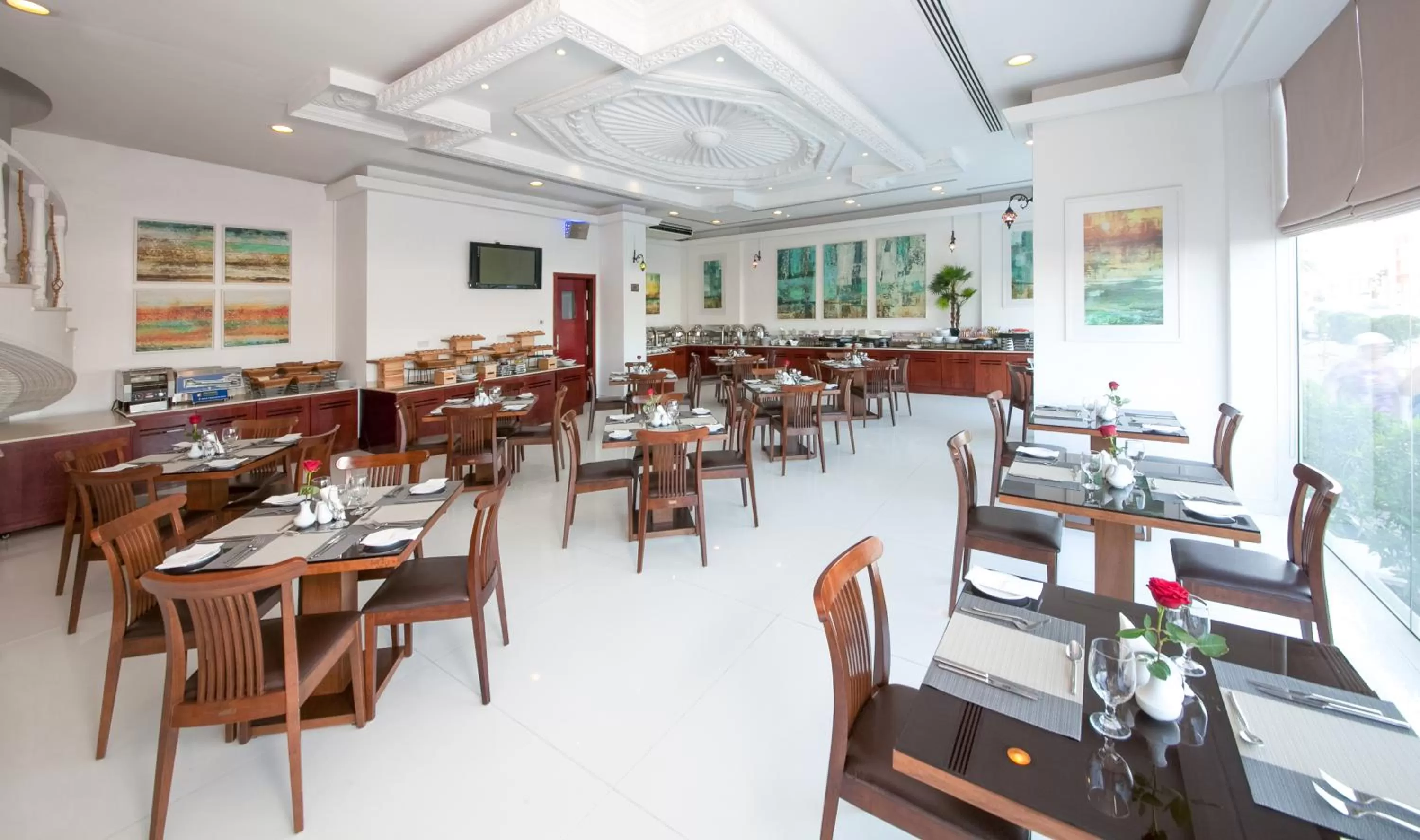 Restaurant/places to eat in Ramada by Wyndham Beach Hotel Ajman
