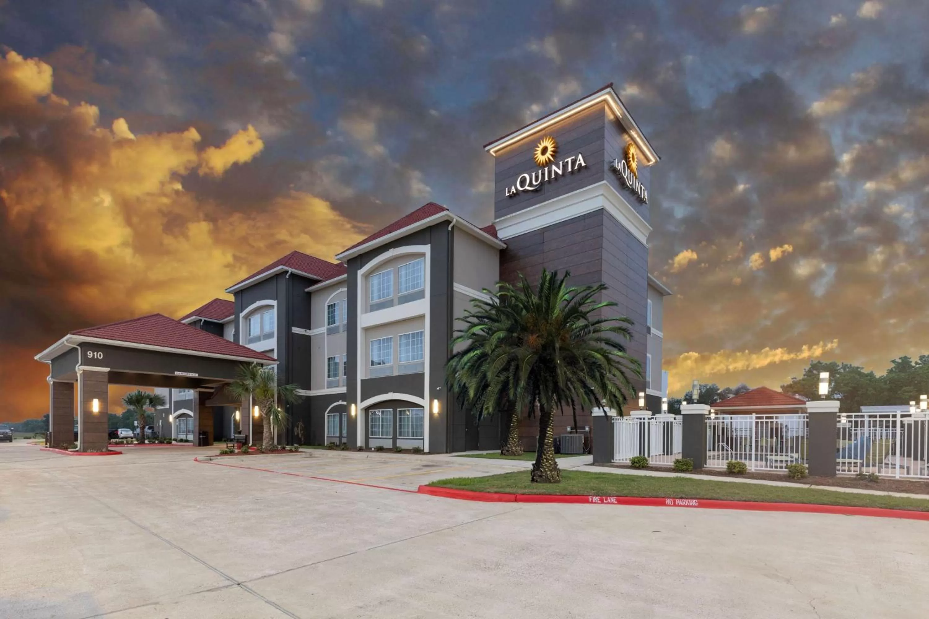 Property building in La Quinta by Wyndham Port Lavaca