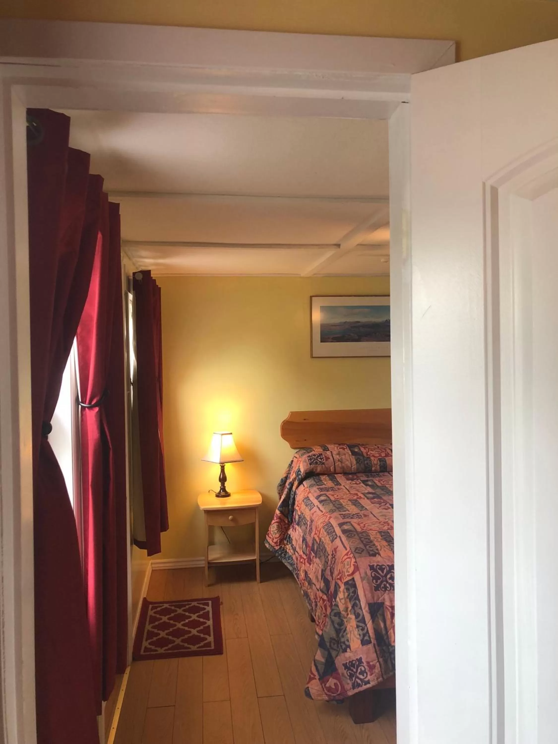 Lakelawn B&B and Motel