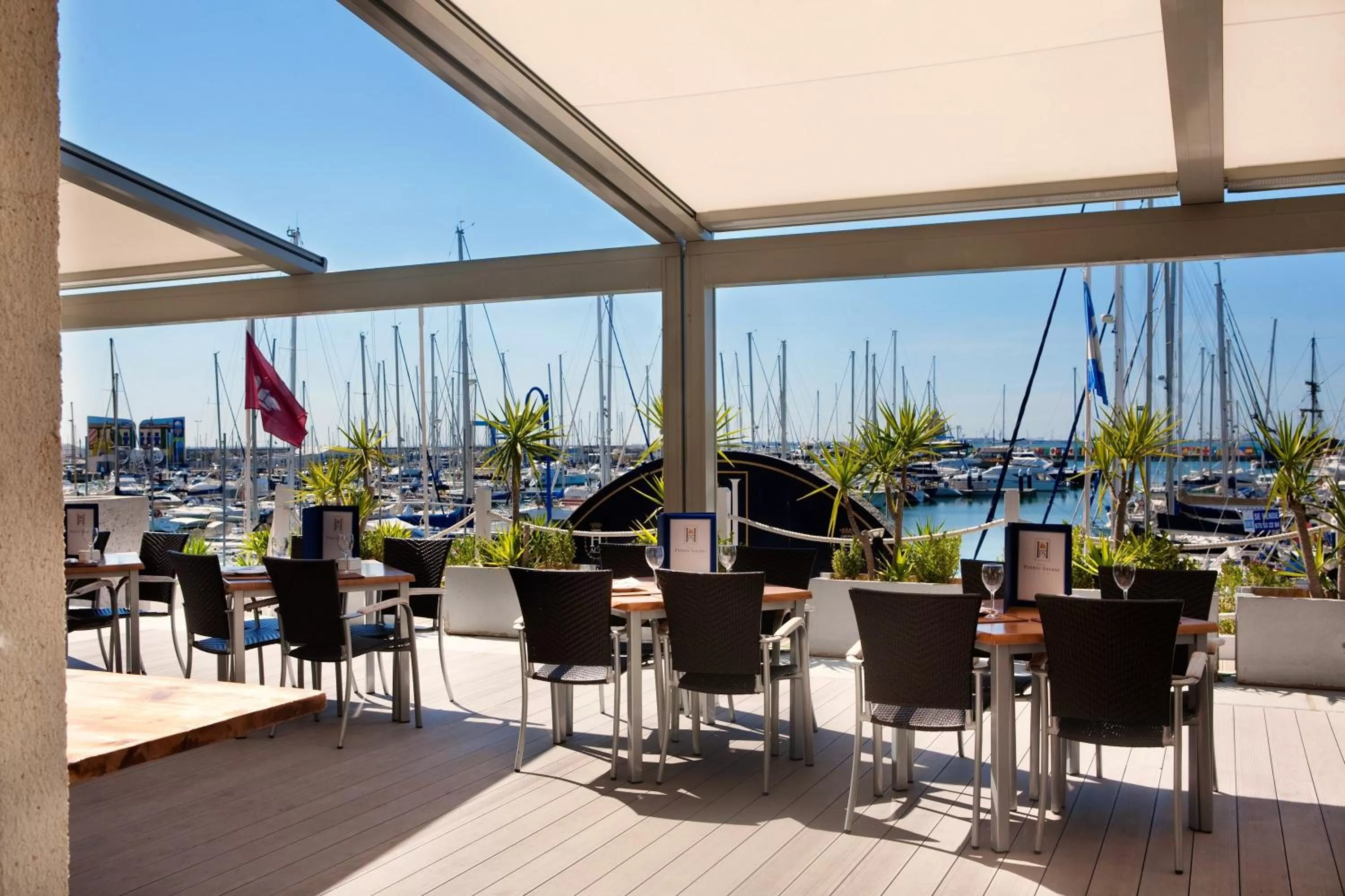 Restaurant/places to eat in Hotel Puerto Sherry