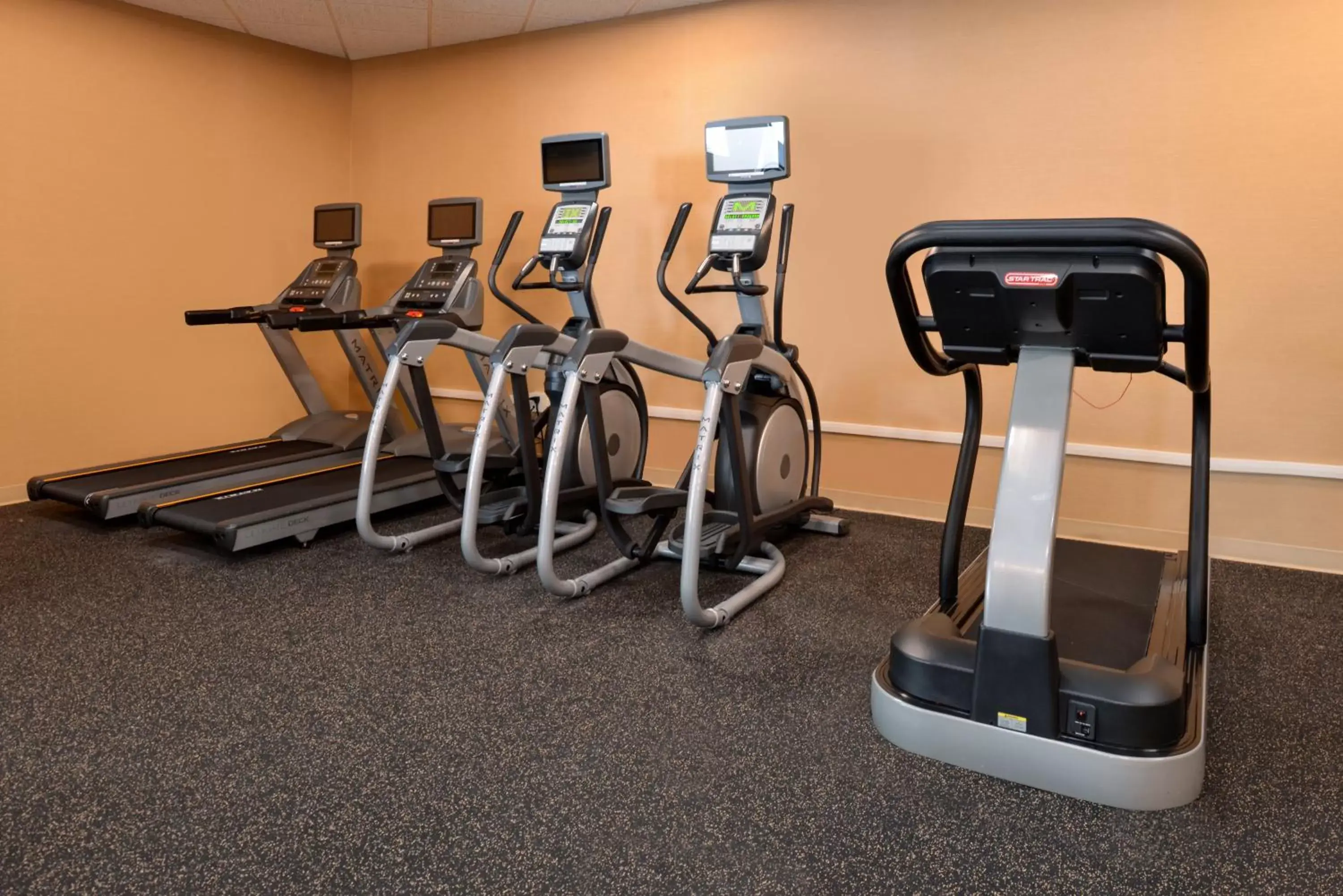 Fitness centre/facilities, Fitness Center/Facilities in Holiday Inn Express Breezewood, an IHG Hotel
