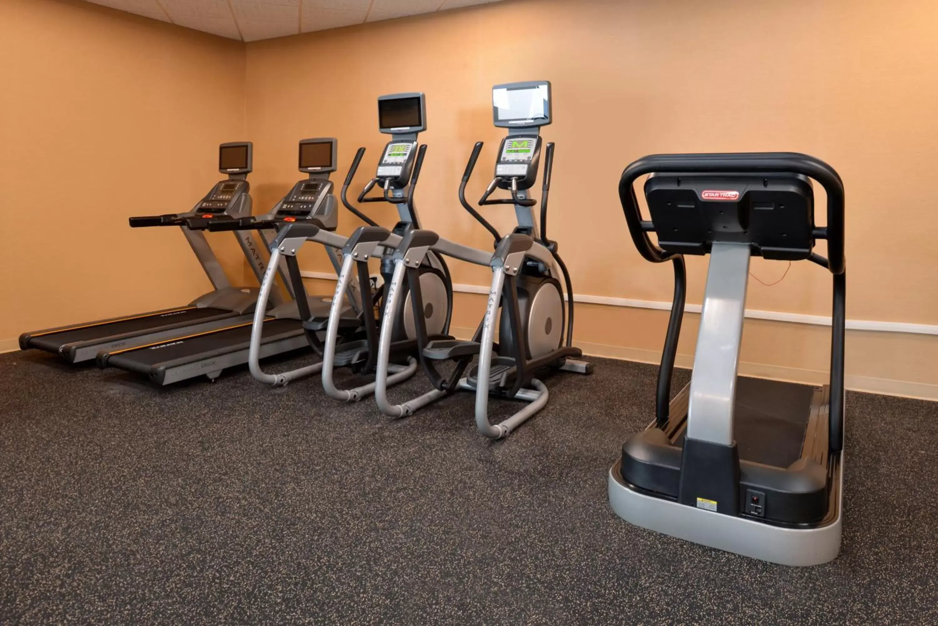 Fitness centre/facilities in Holiday Inn Express Breezewood by IHG Fitness centre/facilities in Holiday Inn Express Breezewood by IHG