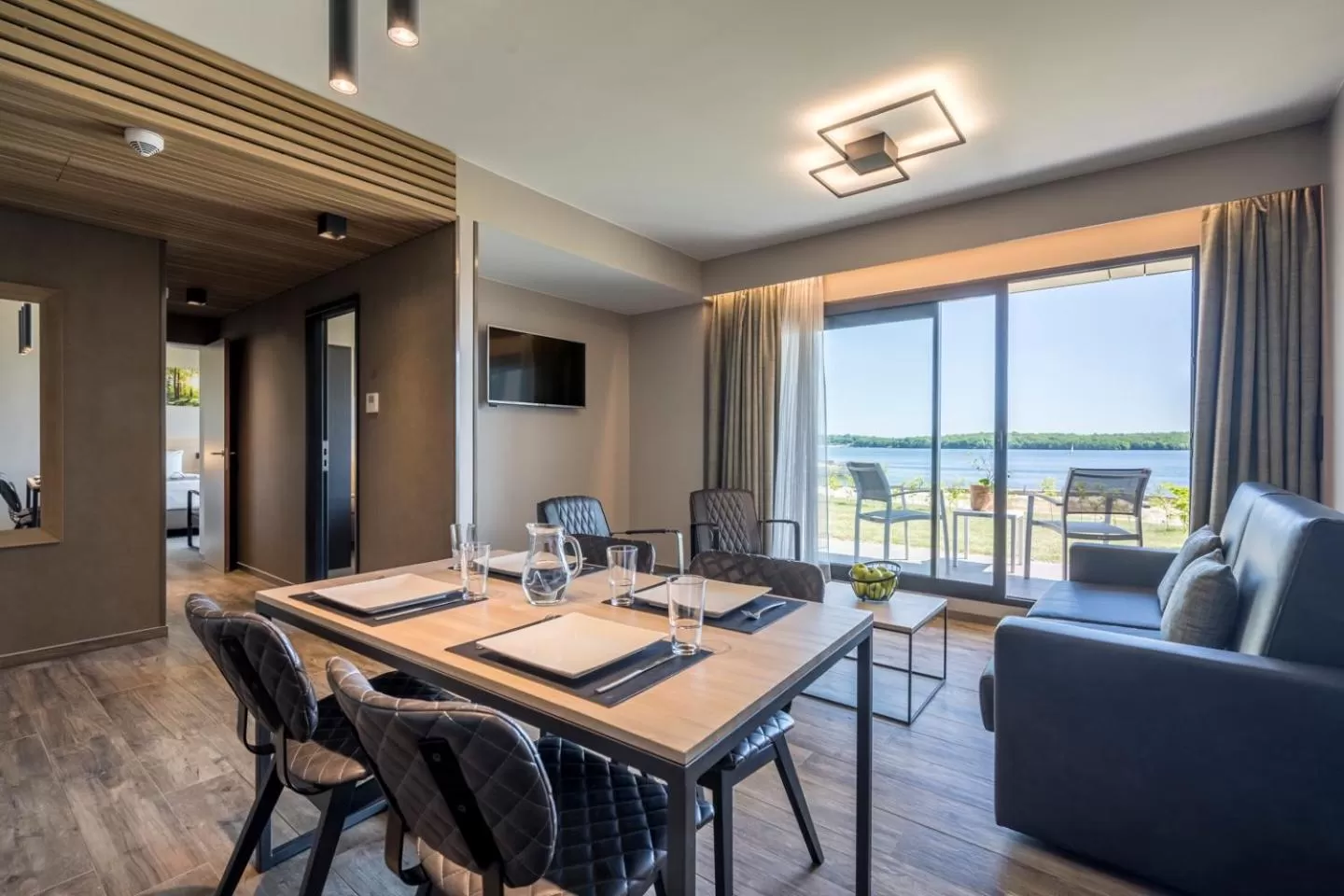 Seating area in Golden Lakes Hotel