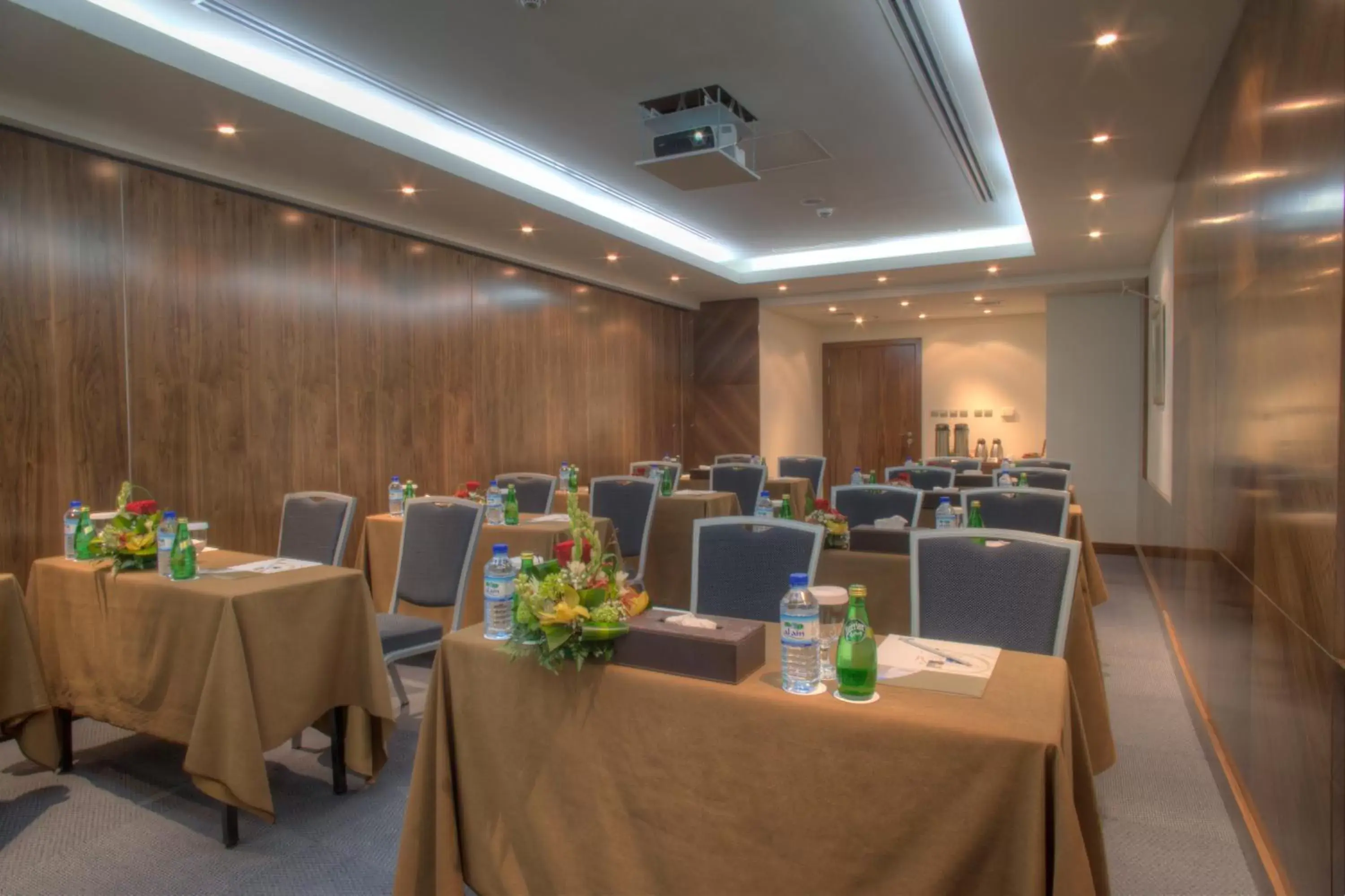 Business facilities in Oryx Hotel