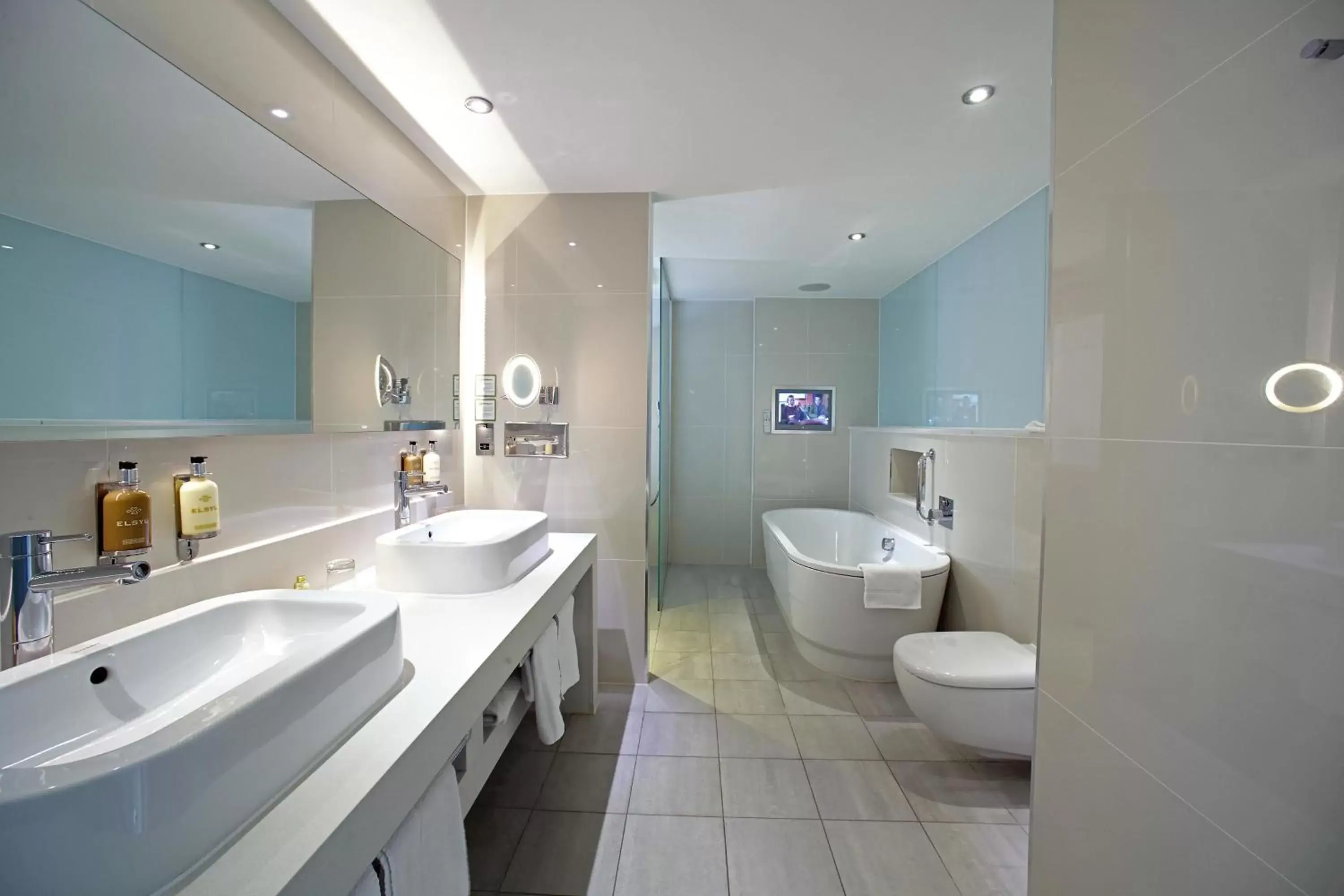 Bathroom in Holiday Inn Bristol City Centre, an IHG Hotel