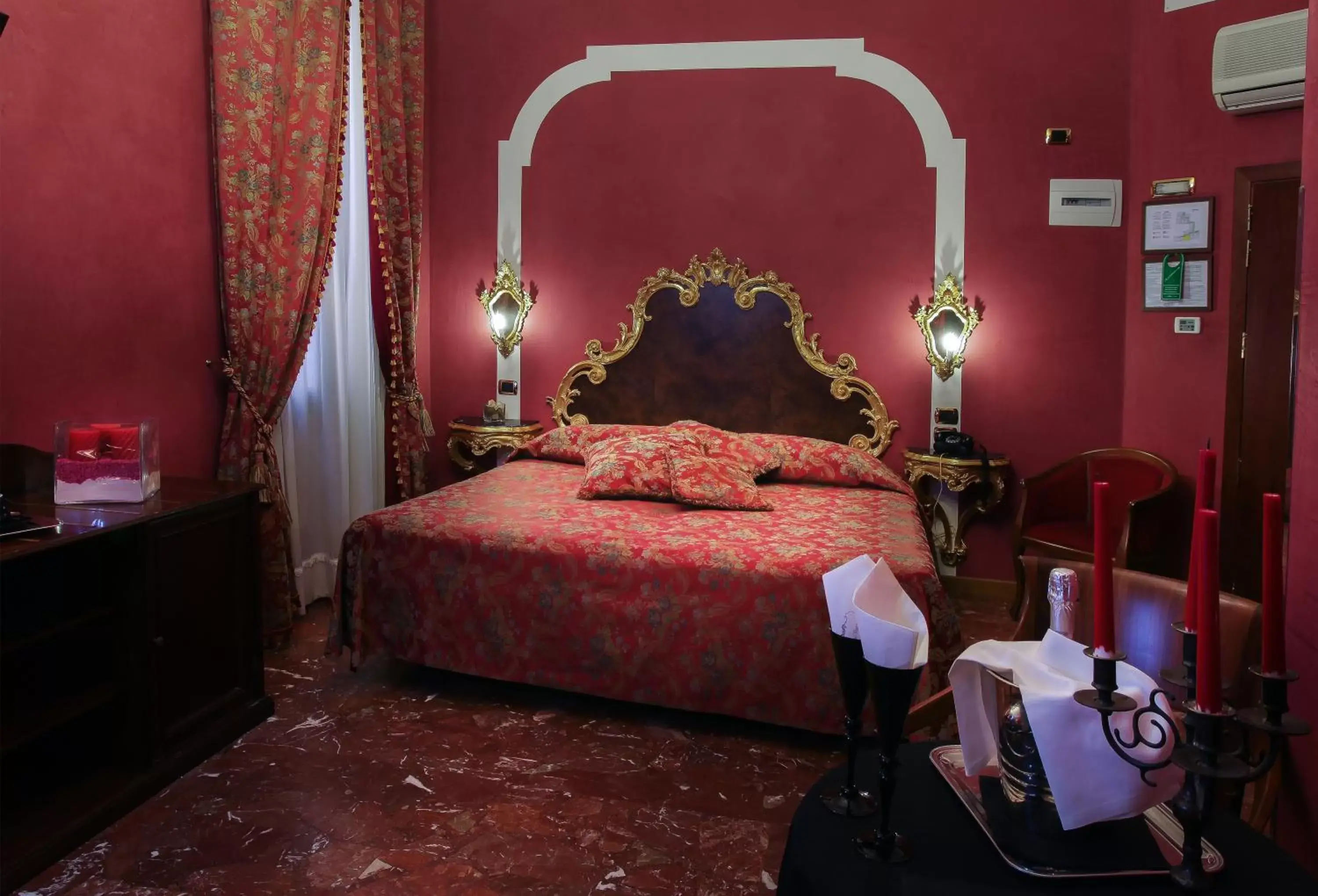 Photo of the whole room, Bed in Hotel Ca' Alvise