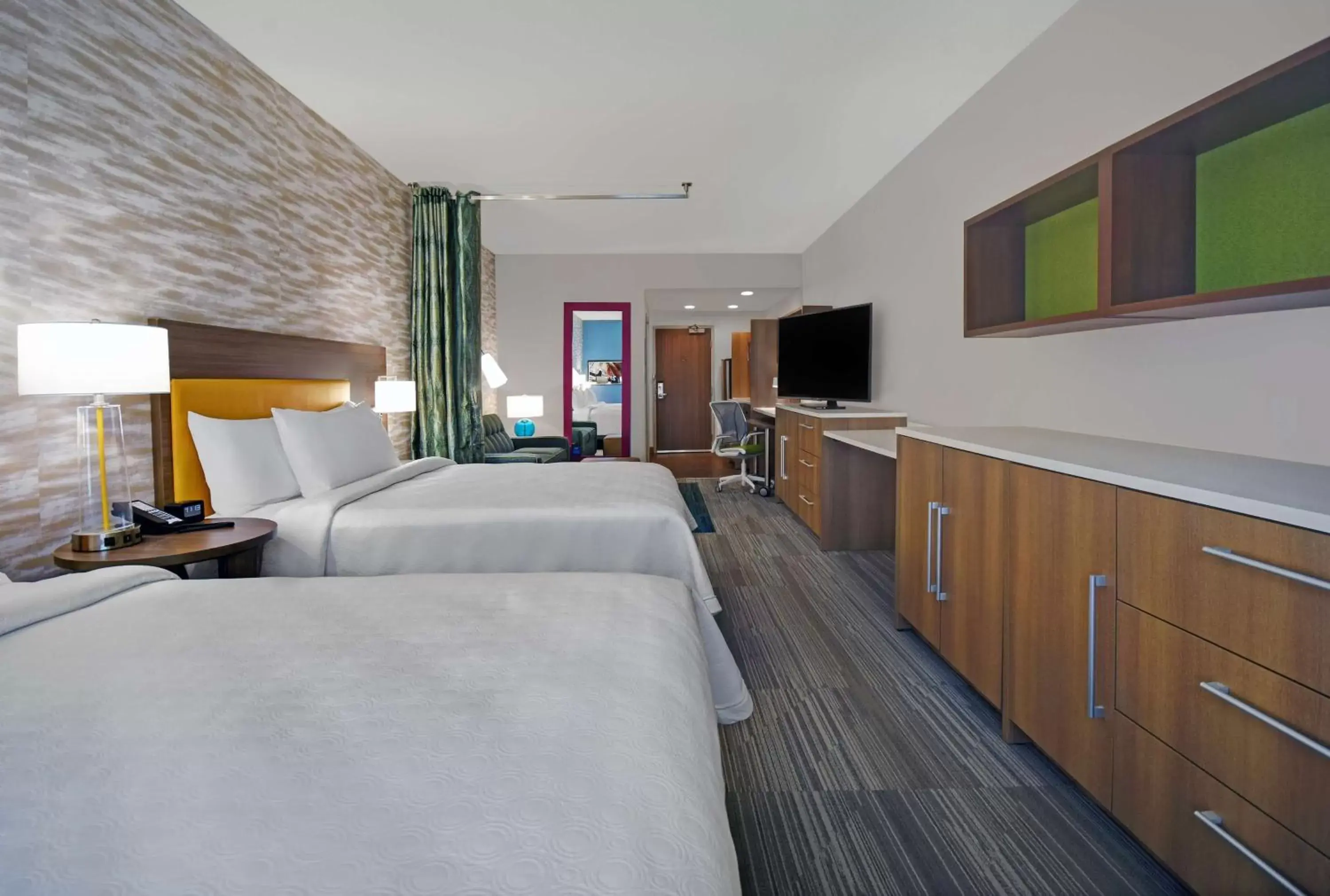 Bed in Home2 Suites By Hilton Springdale Cincinnati