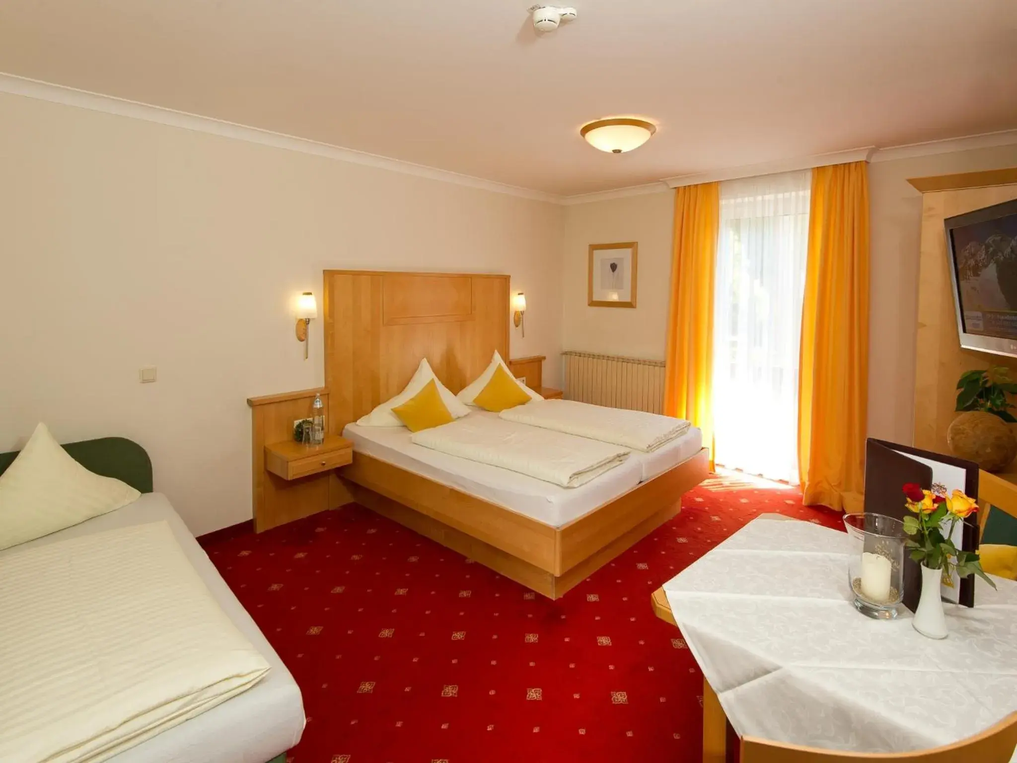 Photo of the whole room, Bed in Hotel Stegerbräu