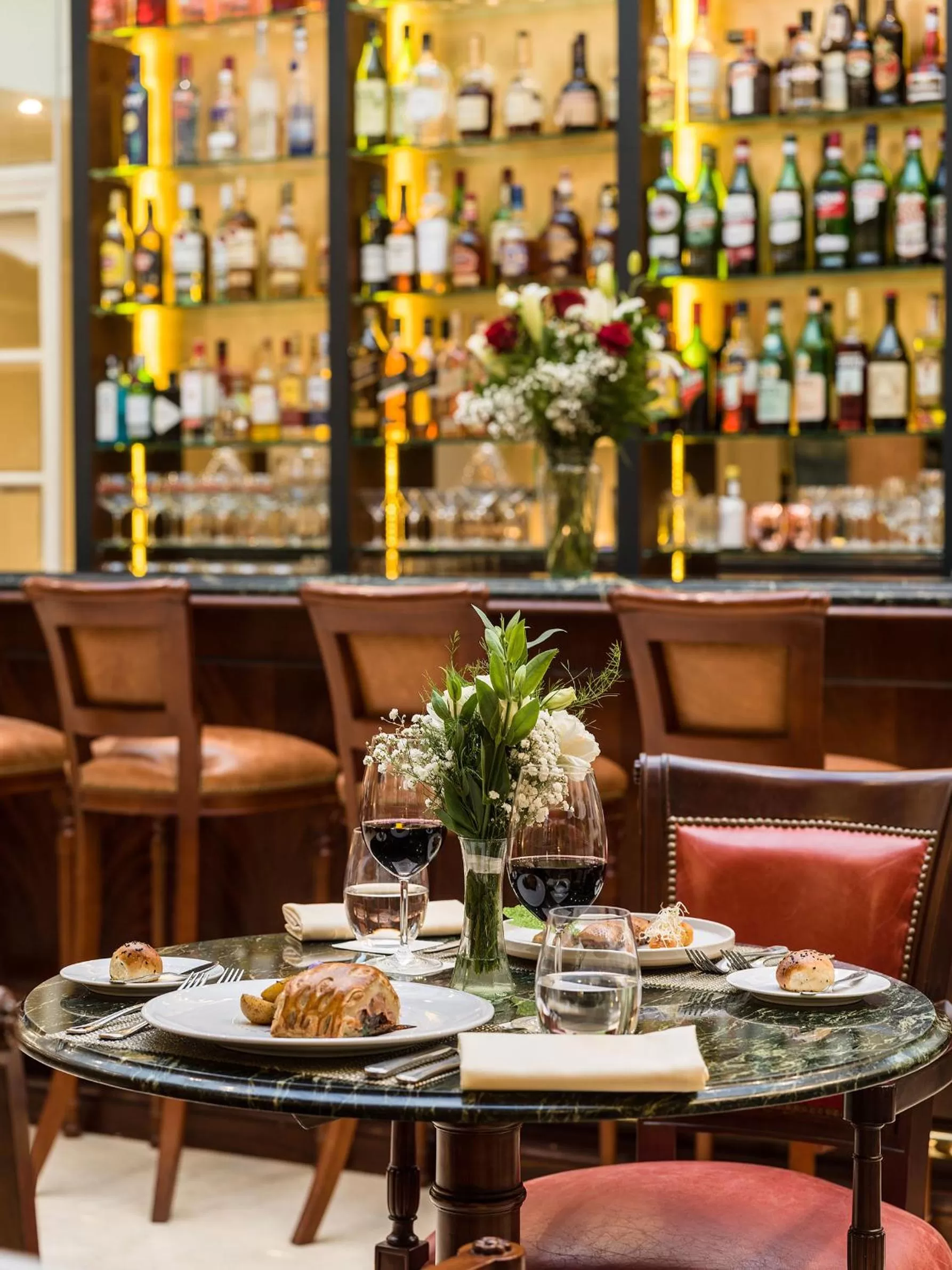 Restaurant/places to eat in Melia Recoleta Plaza Hotel