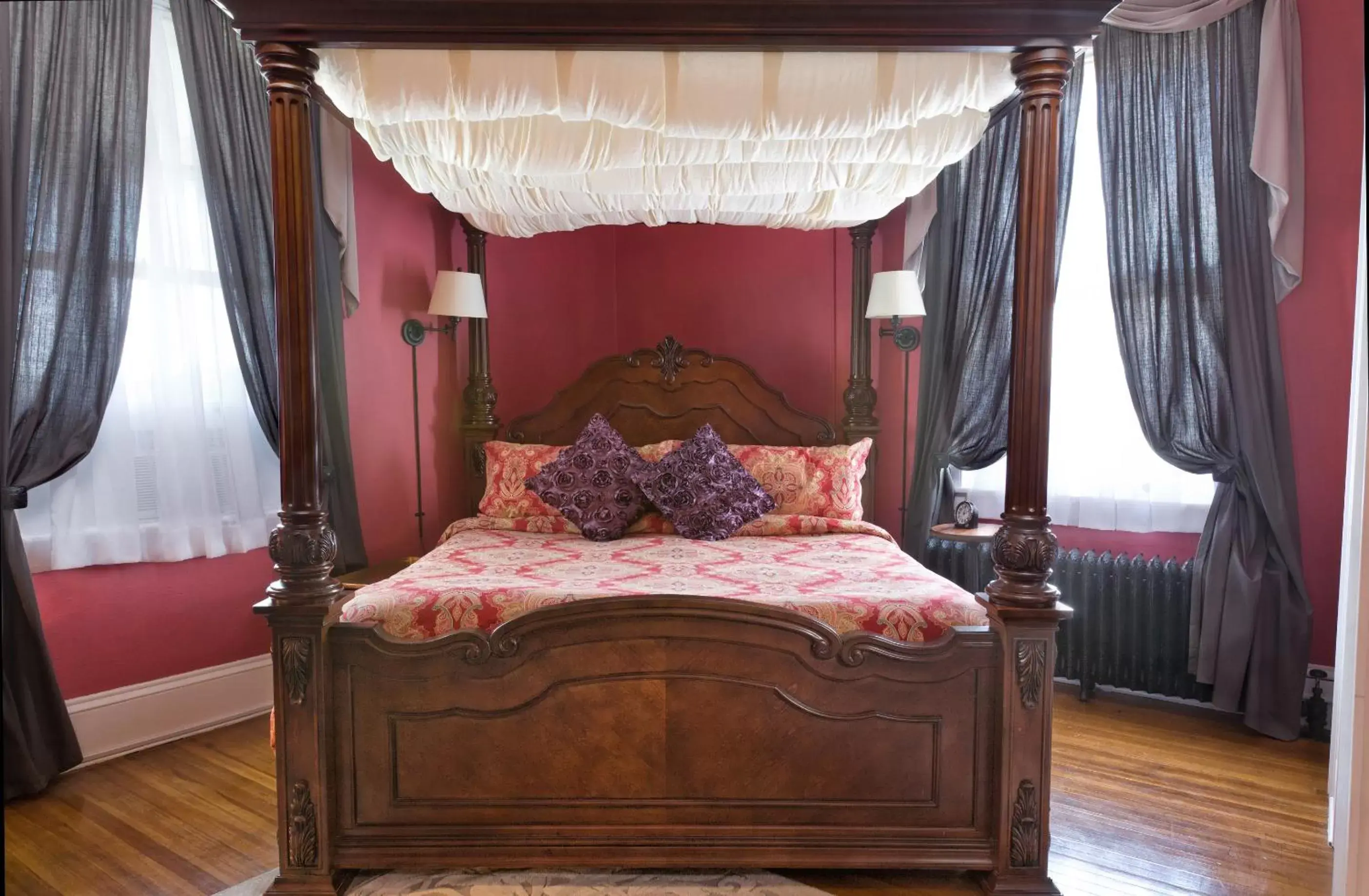 Bed in The Reynolds Mansion