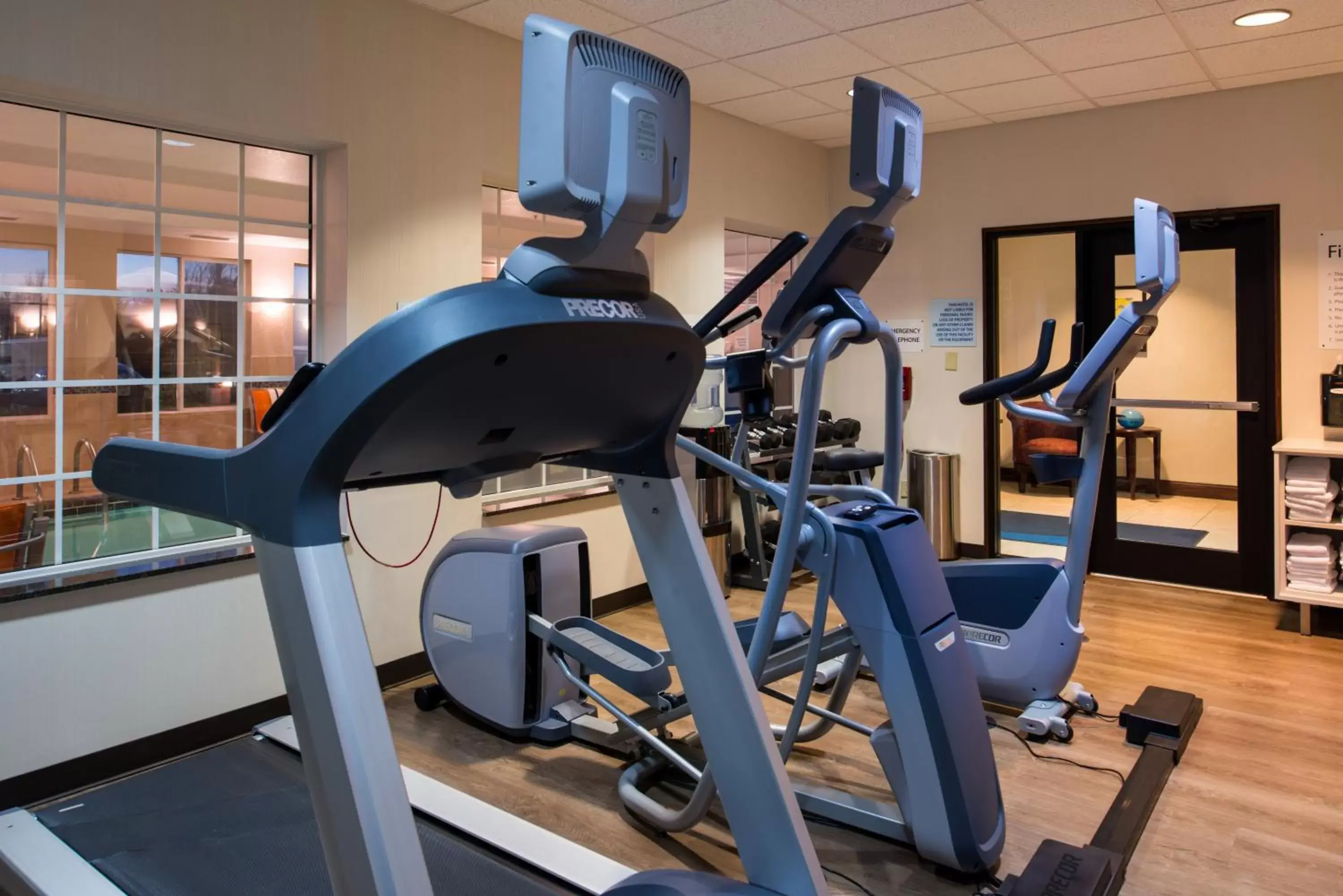 Fitness centre/facilities, Fitness Center/Facilities in Holiday Inn Express & Suites Pittsburg, an IHG Hotel