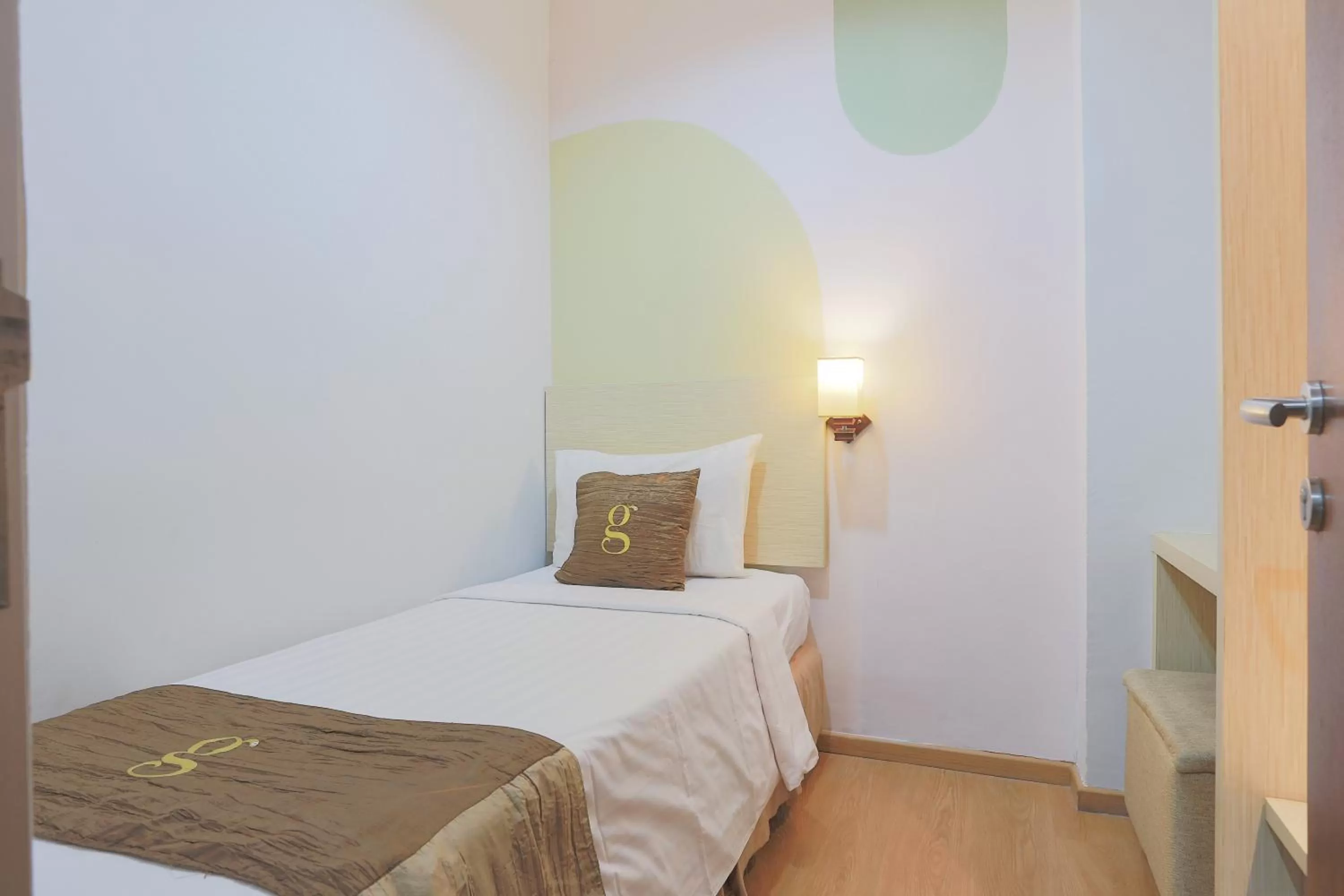 Bed in Hotel Gunawangsa Manyar