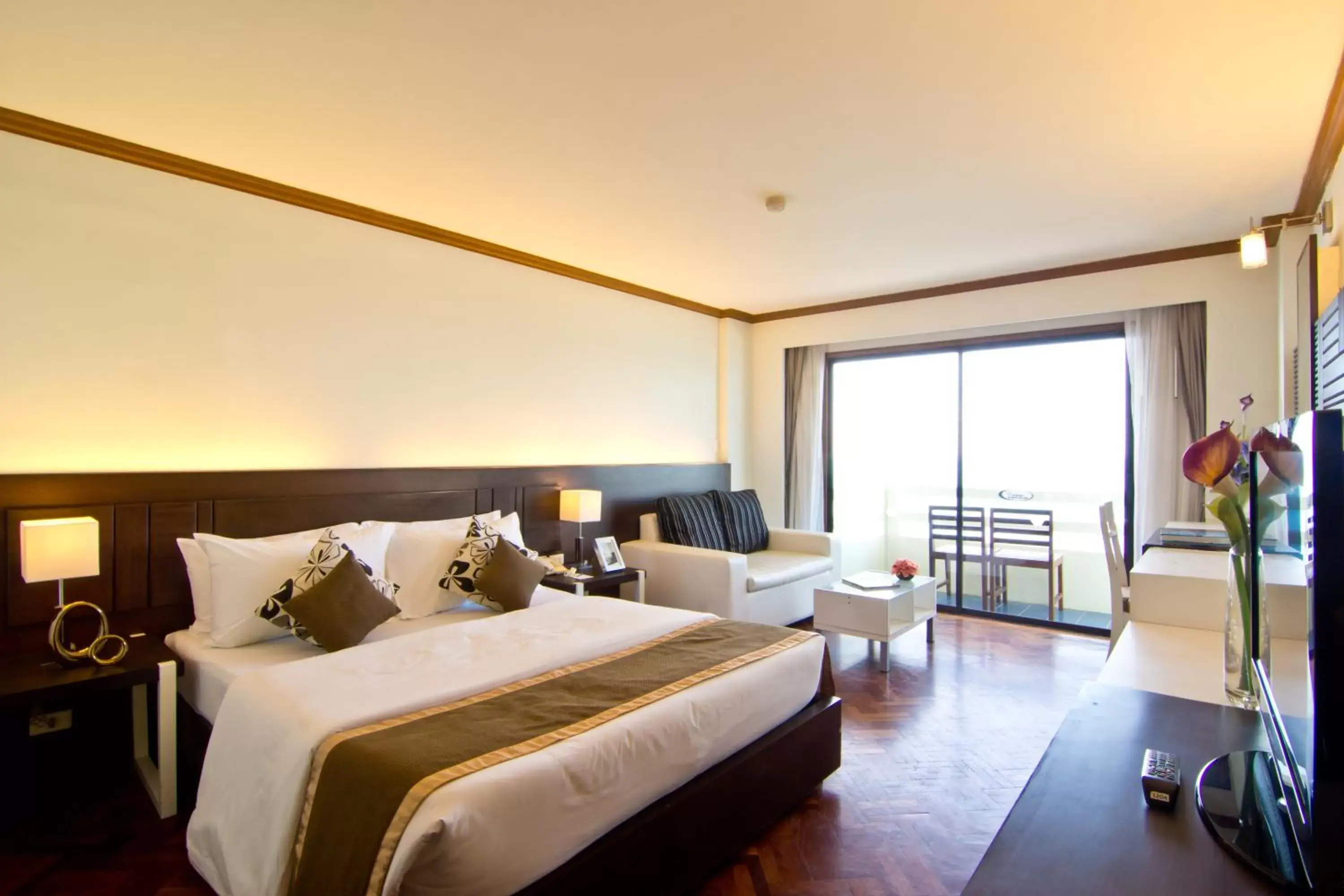 Bed in Grand Jomtien Palace Hotel - SHA Extra Plus