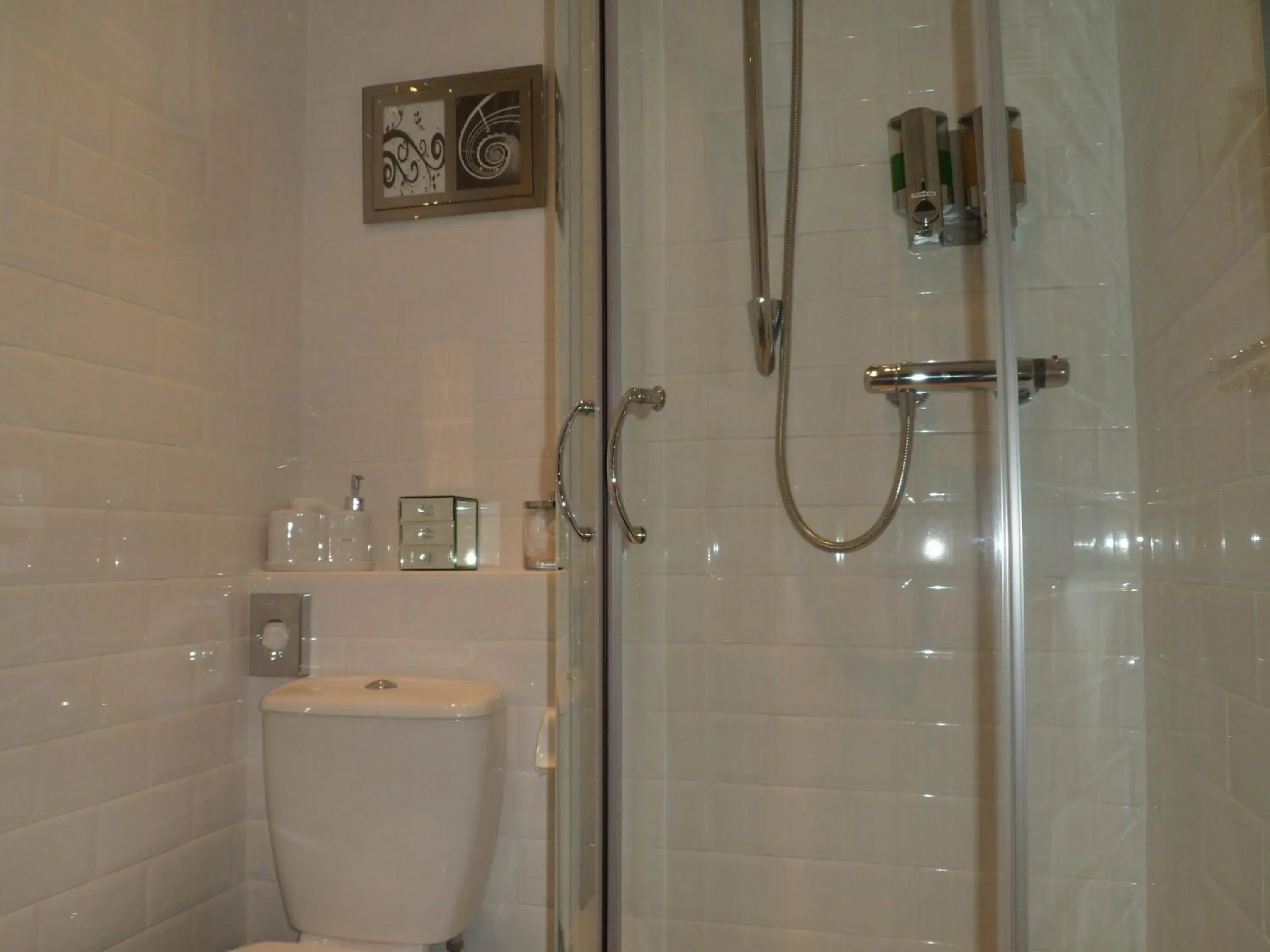 Bathroom in Senlac Guesthouse