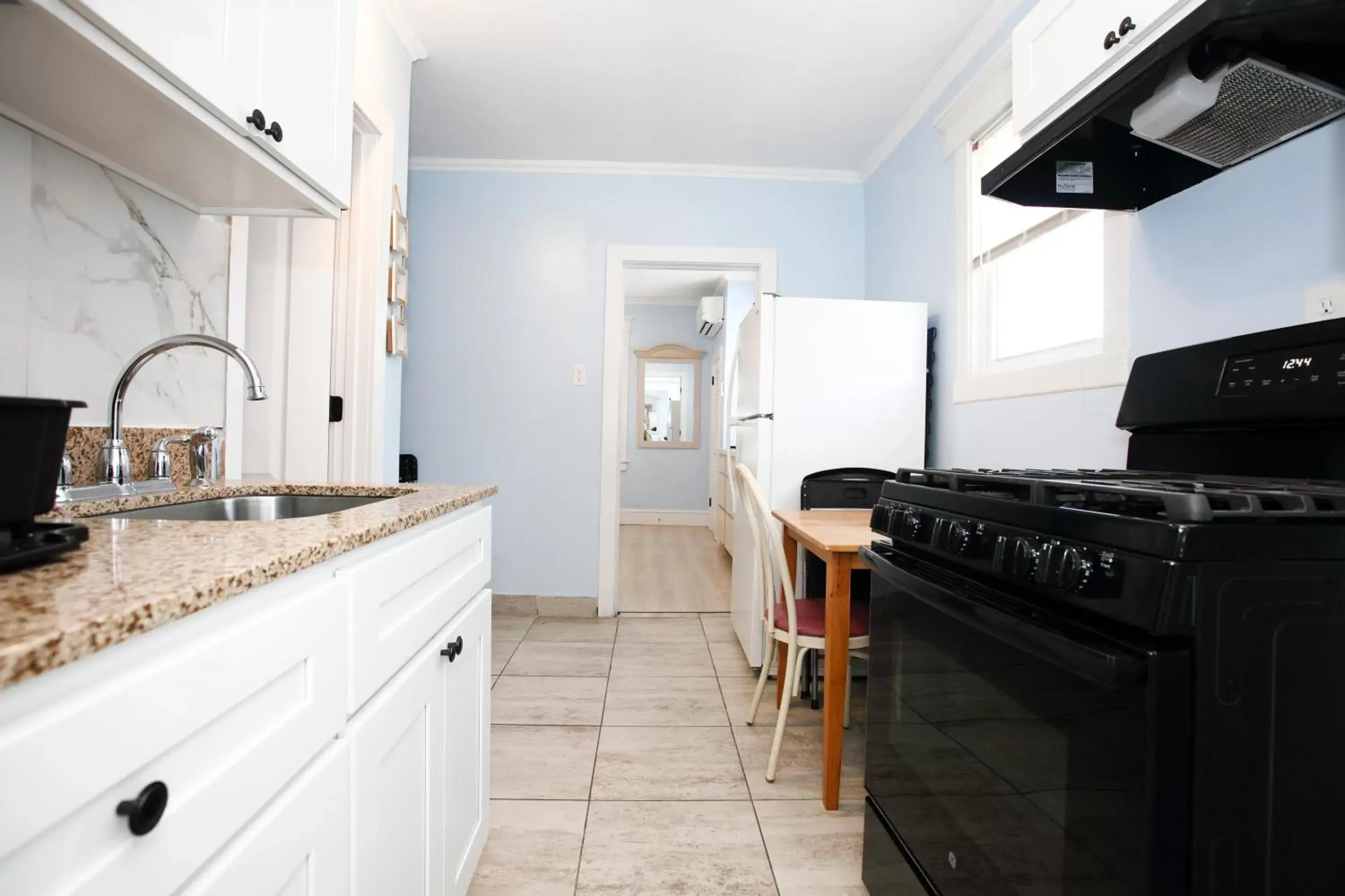 Kitchen or kitchenette, Kitchen/Kitchenette in Garfield Beach House