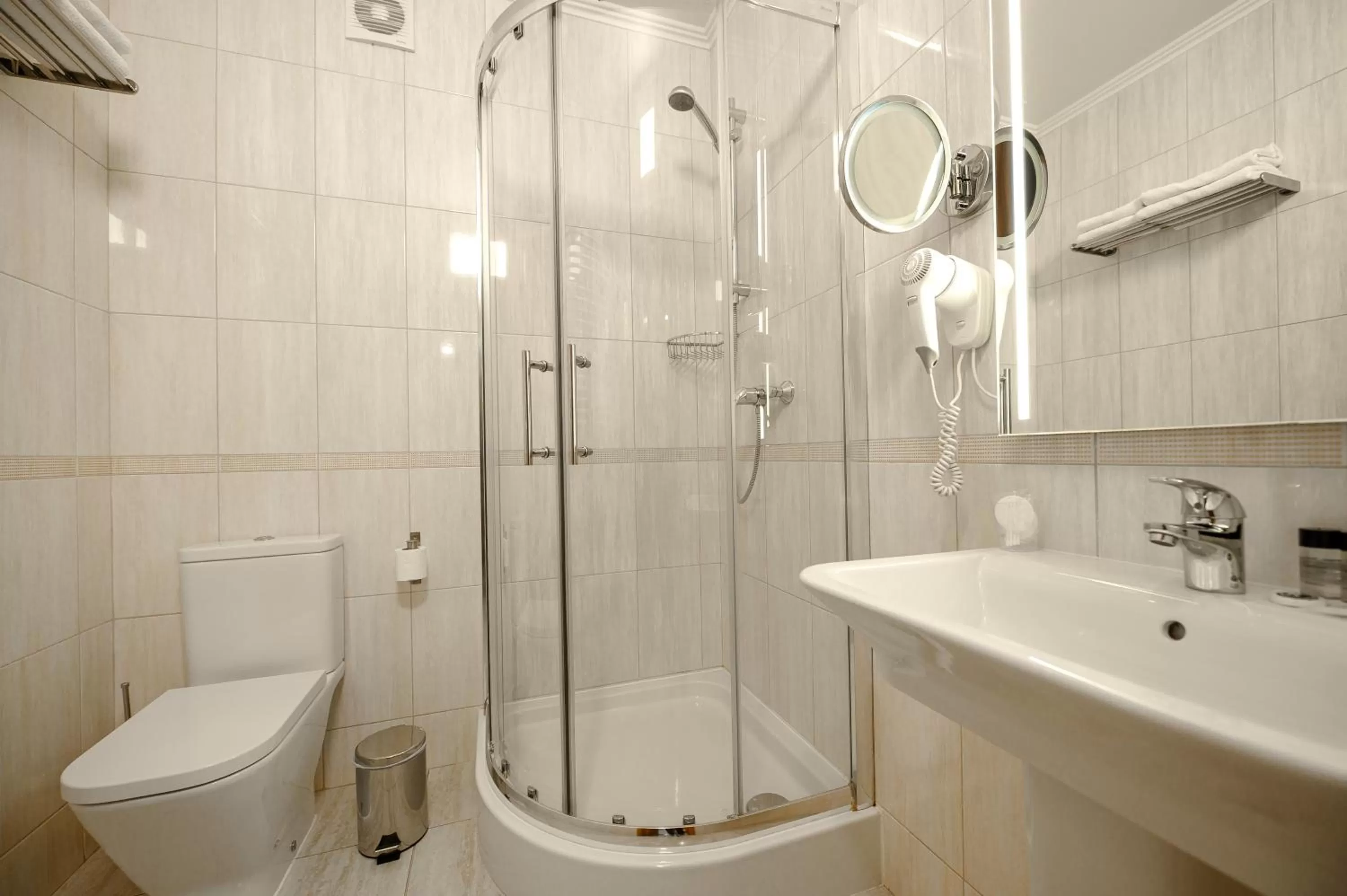 Bathroom in Rivoli Hotel