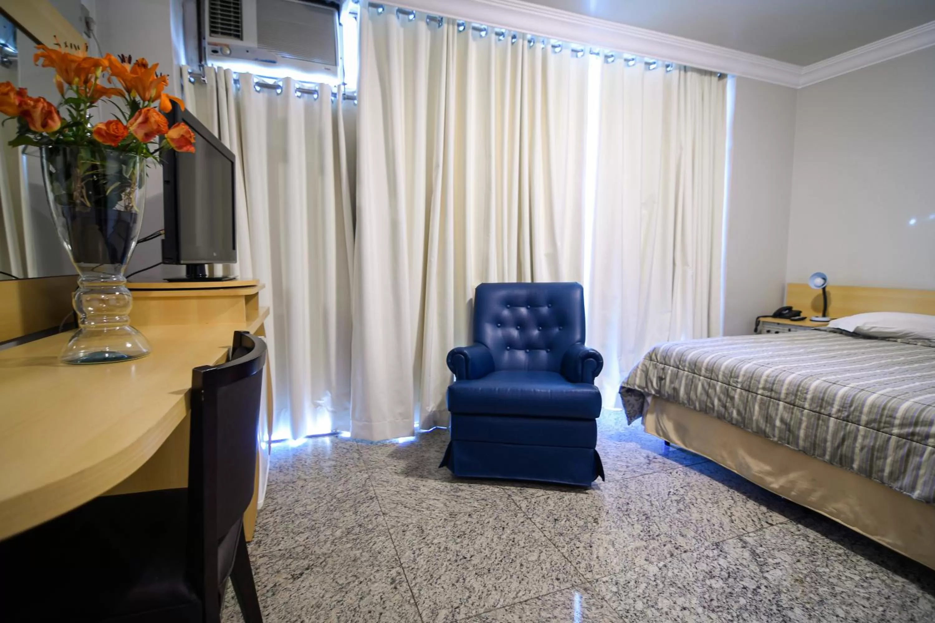 Bed in Like U Hotel Brasília