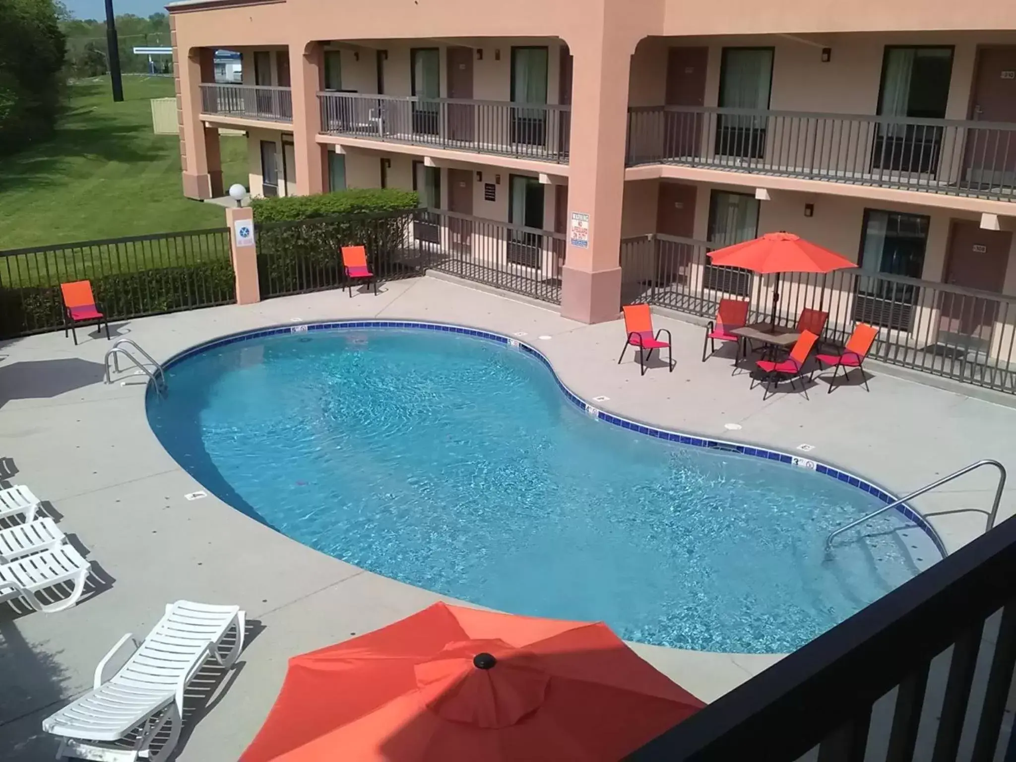 Swimming pool, Pool View in Super 8 by Wyndham Knoxville West/Farragut