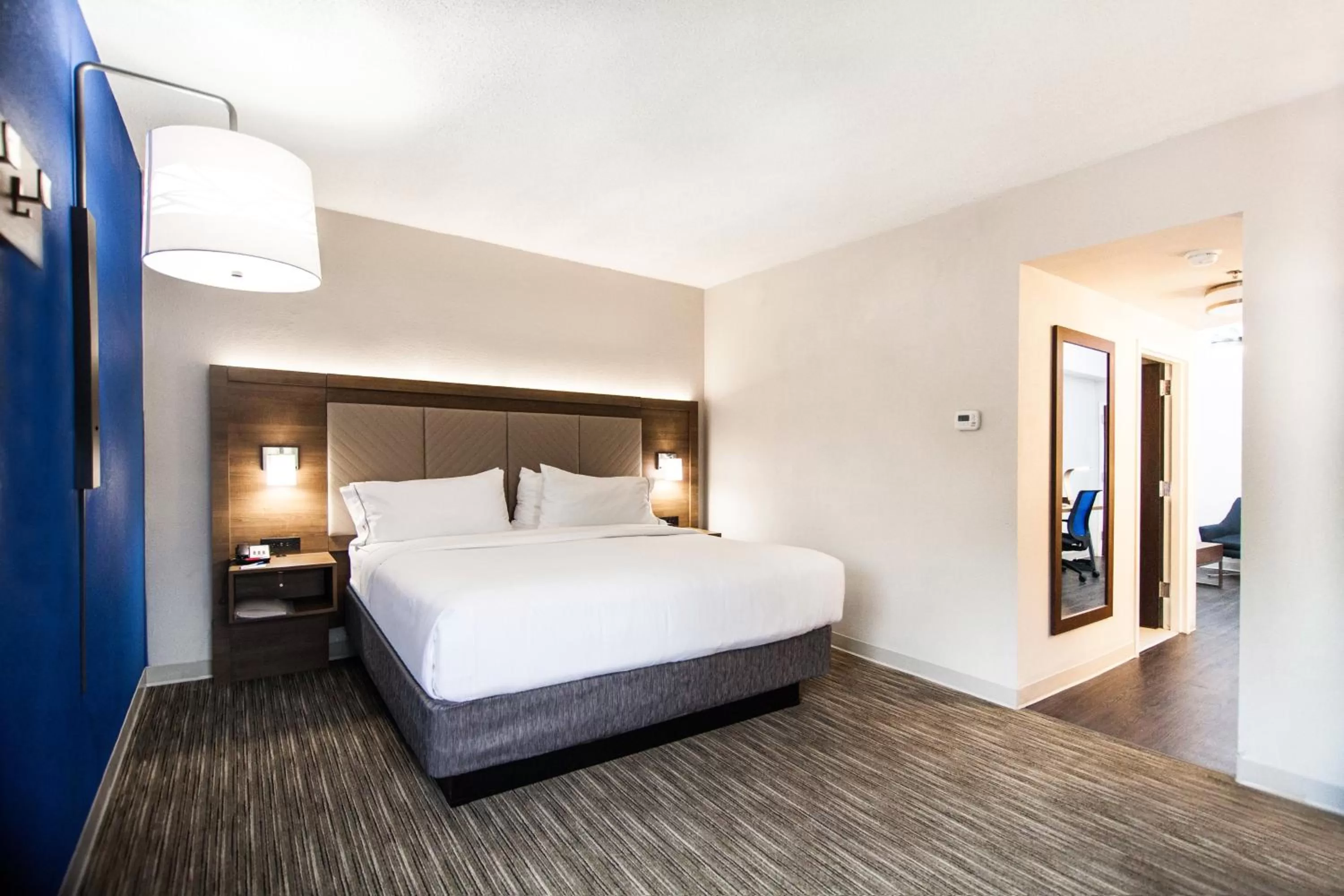 Photo of the whole room, Bed in Holiday Inn Express Hotel & Suites Nashville Brentwood 65S