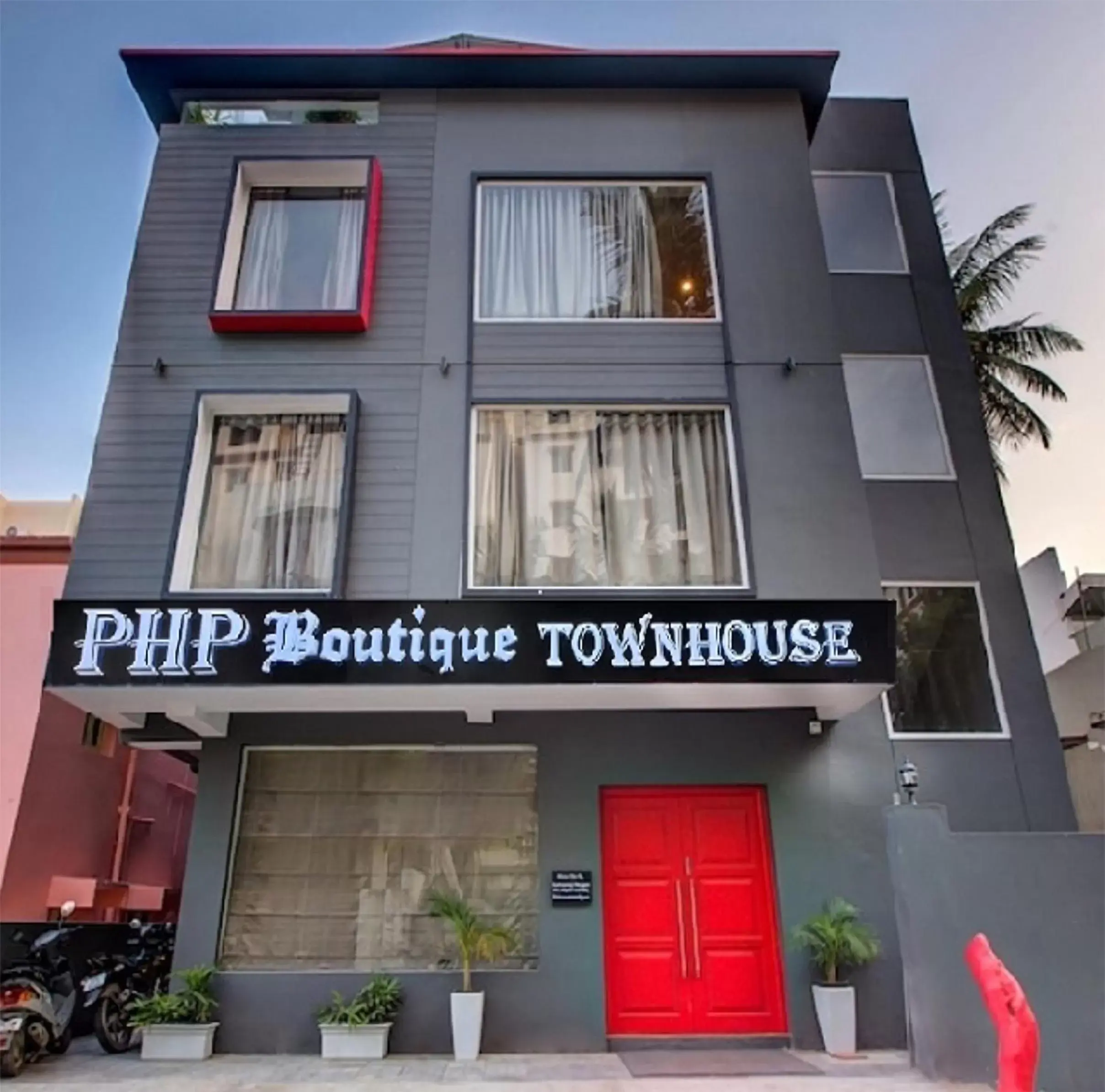 Property building in PHP BOUTIQUE TOWNHOUSE Property building in PHP BOUTIQUE TOWNHOUSE