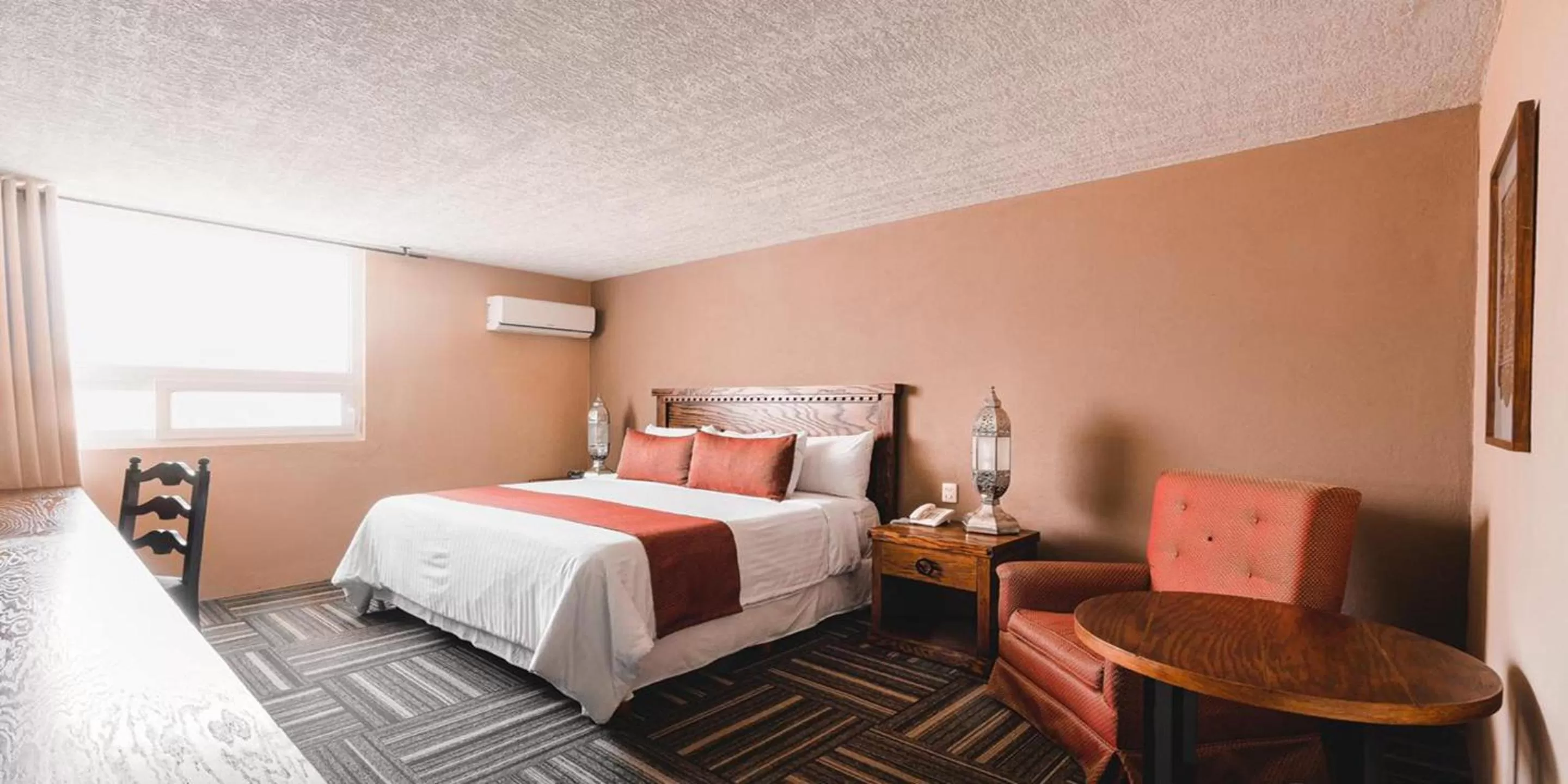 Photo of the whole room, Bed in Real de Minas San Miguel de Allende