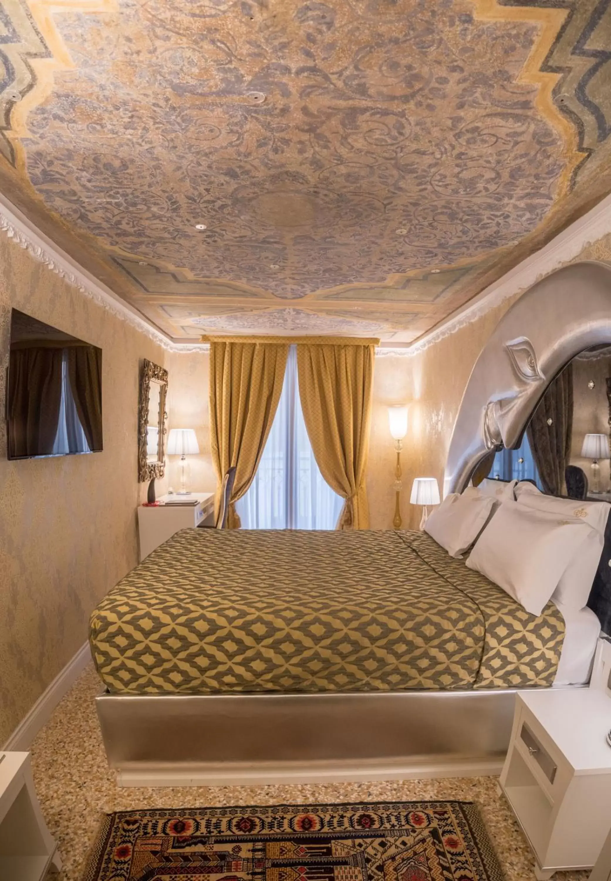 Bed in EGO' Boutique Hotel - The Silk Road