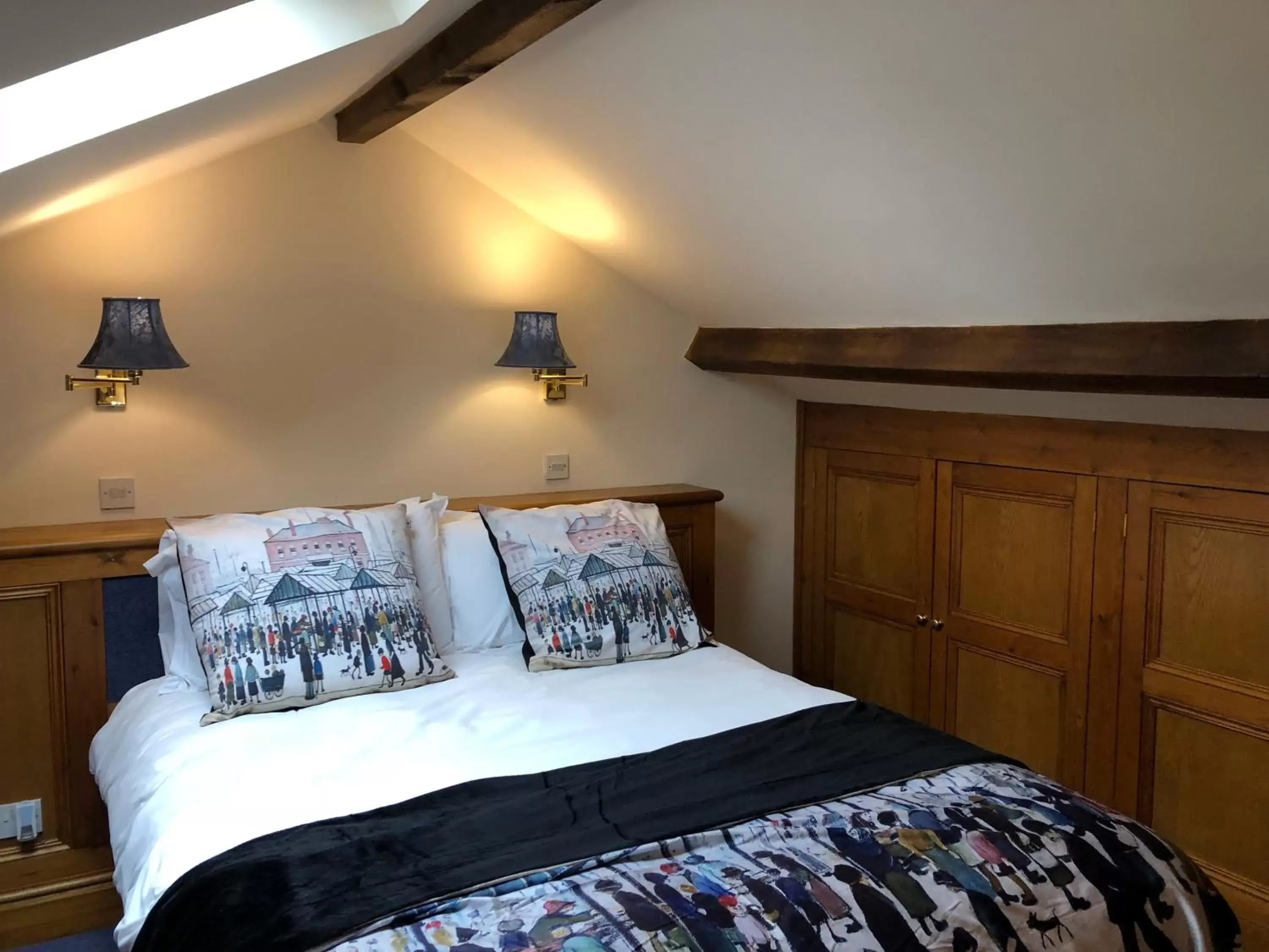 Bedroom, Bed in Calf's Head Hotel