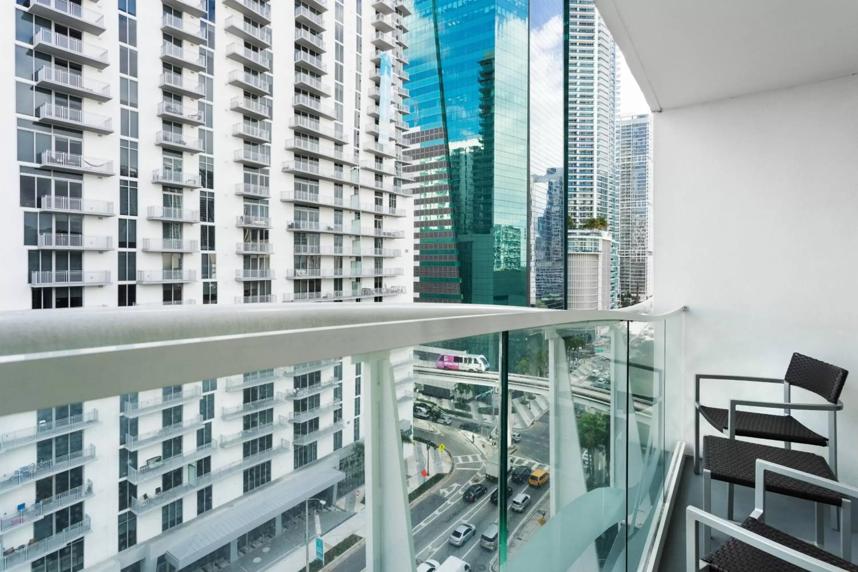 Photo of the whole room in Courtyard Miami Downtown Brickell Area