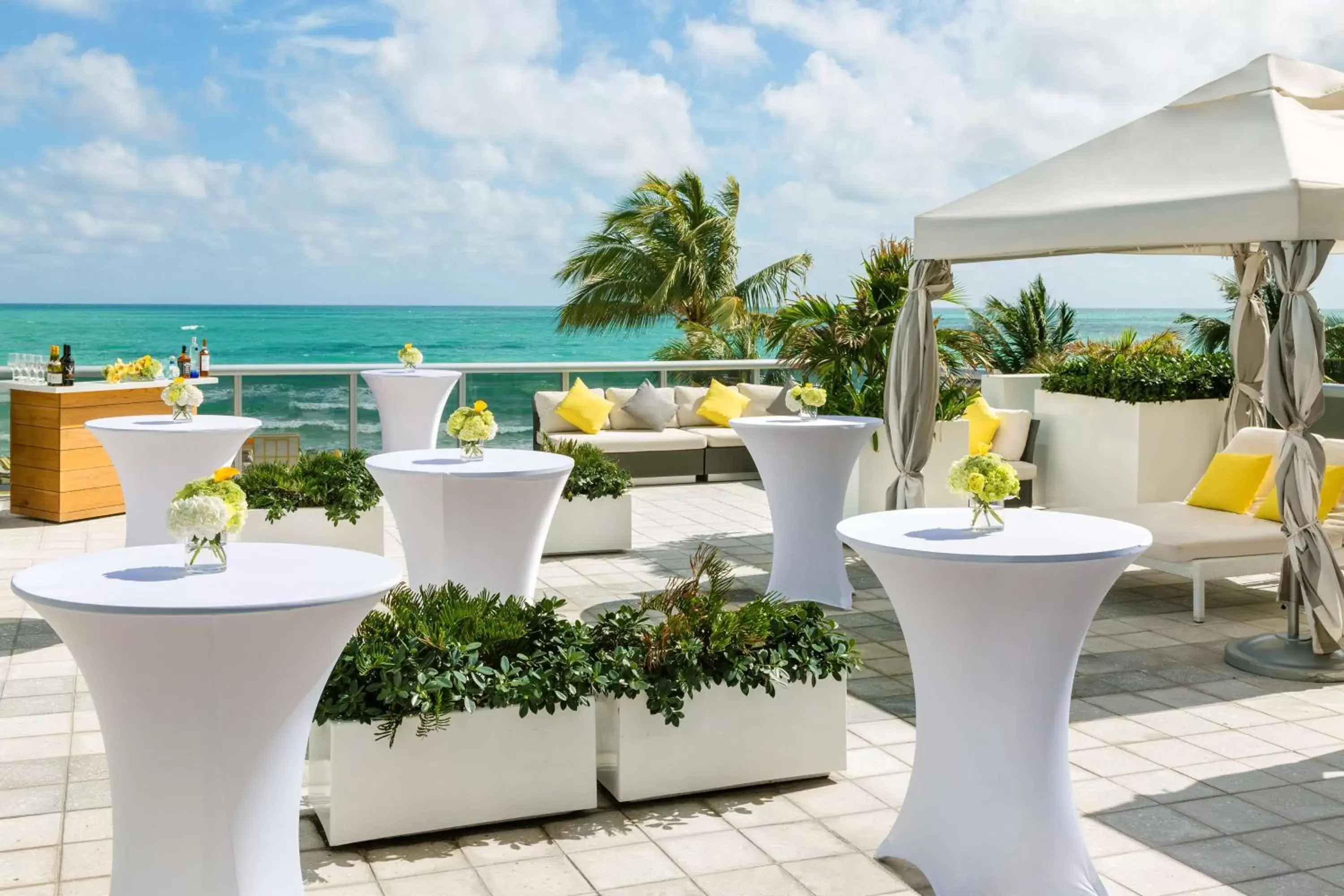 Meeting/conference room, Balcony/Terrace in Hilton Cabana Miami Beach