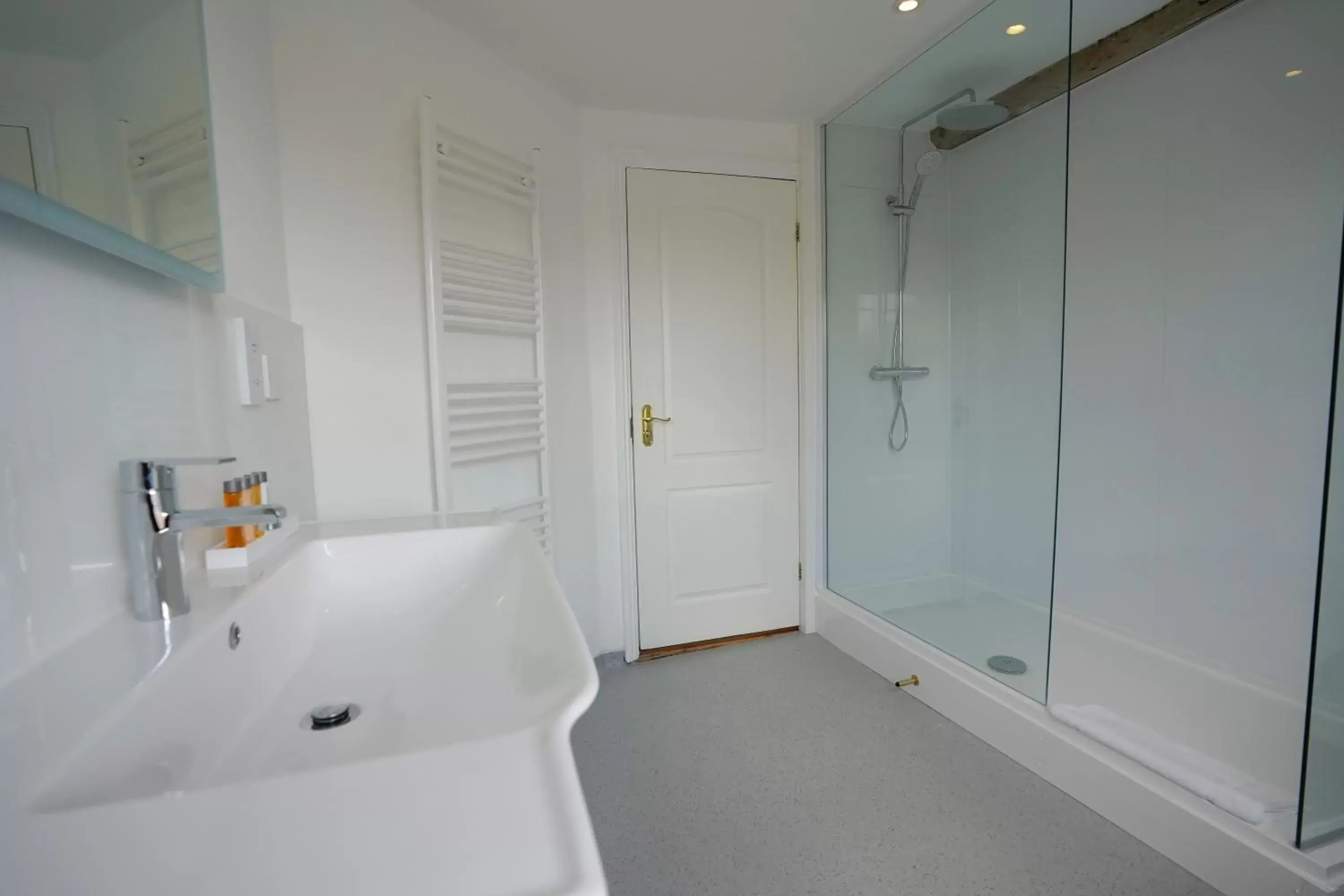 Bathroom in Waveney House Hotel