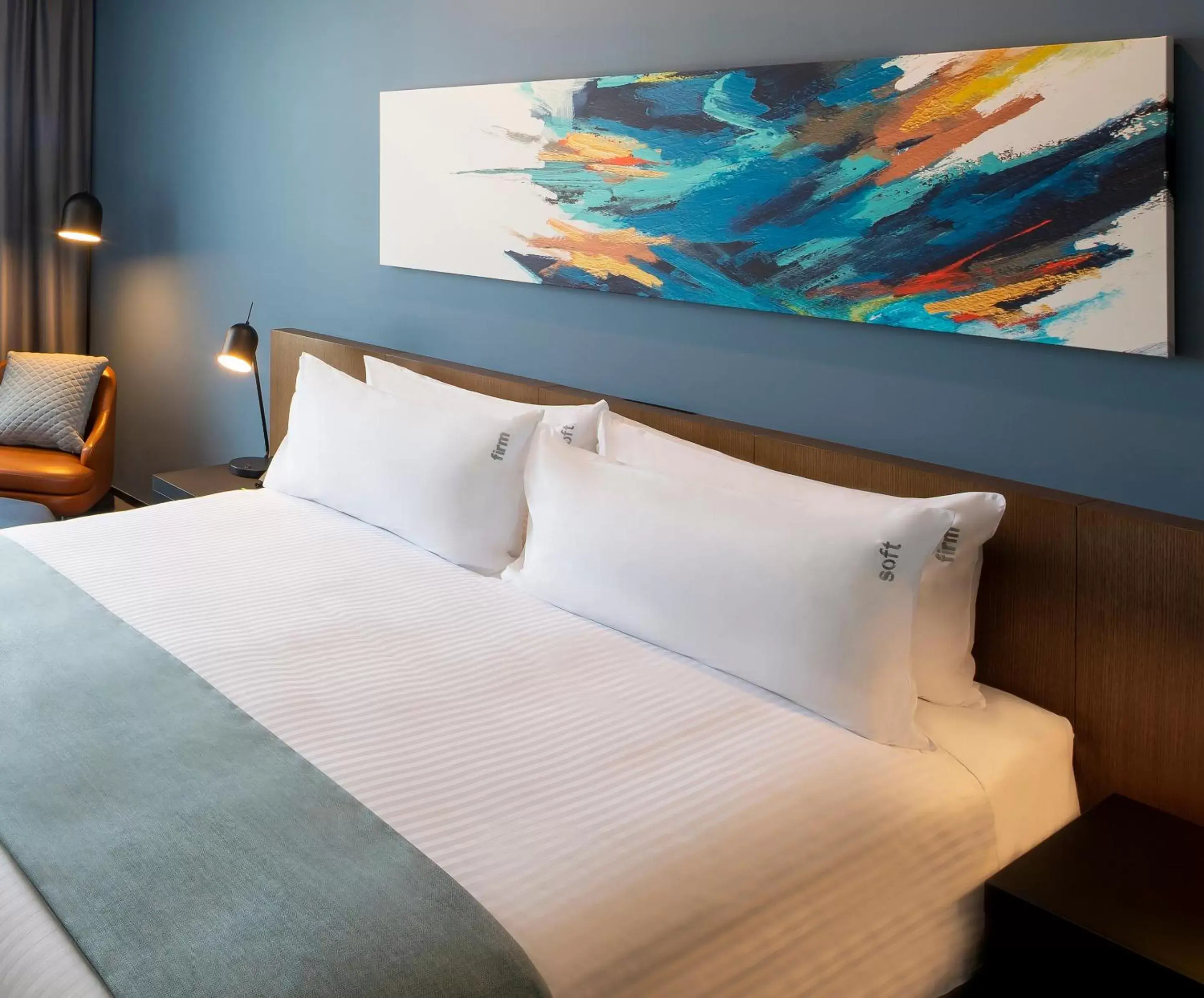 Bed in Holiday Inn Sydney St Marys, an IHG Hotel