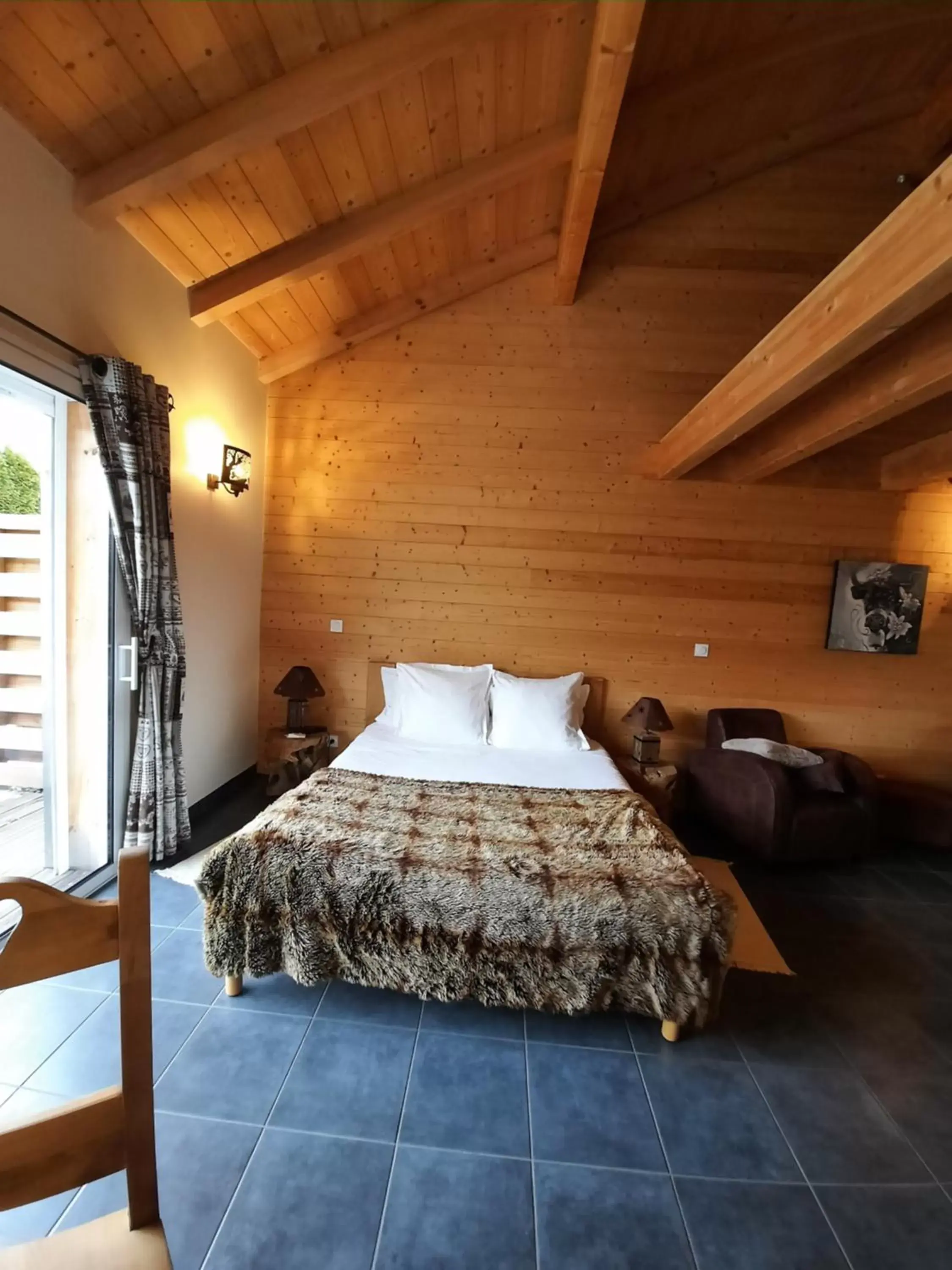 Bedroom, Bed in Au Cœur des Lacs - Chambres d'hôtes